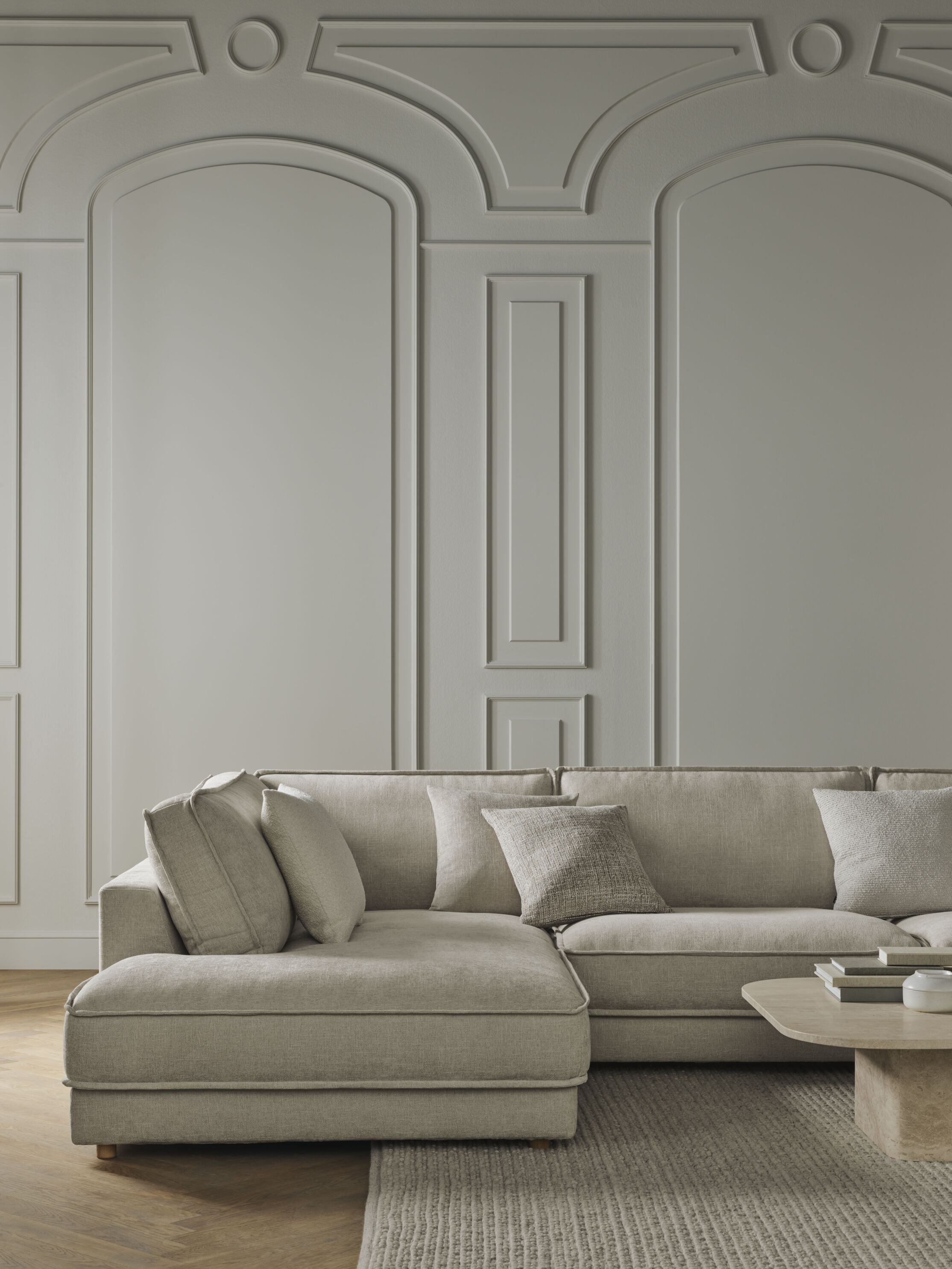 Noora Modulare Sofa - Linkshandelte Chaise mit einer schwarzen Basis