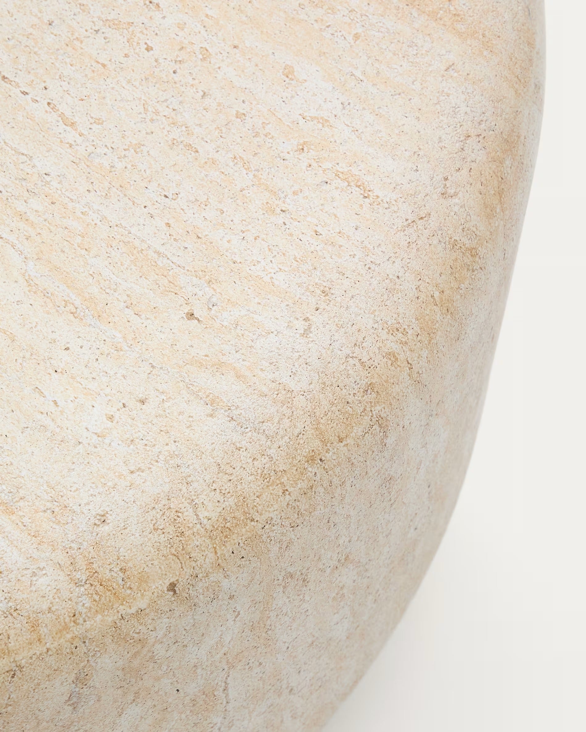 DRASI Garden Table in Cement with Travertine Imitation