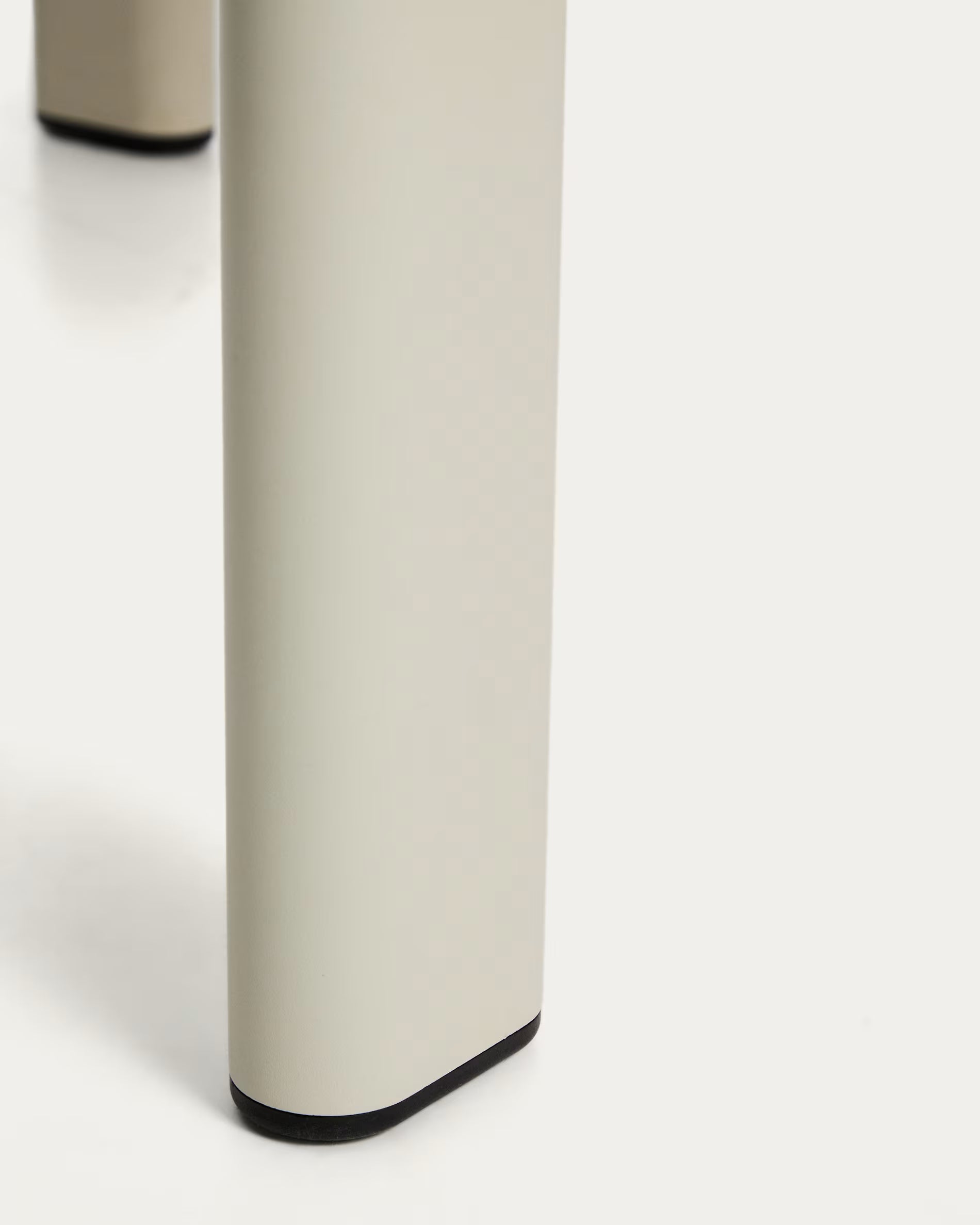 ERICE Ecru Round Garden Table