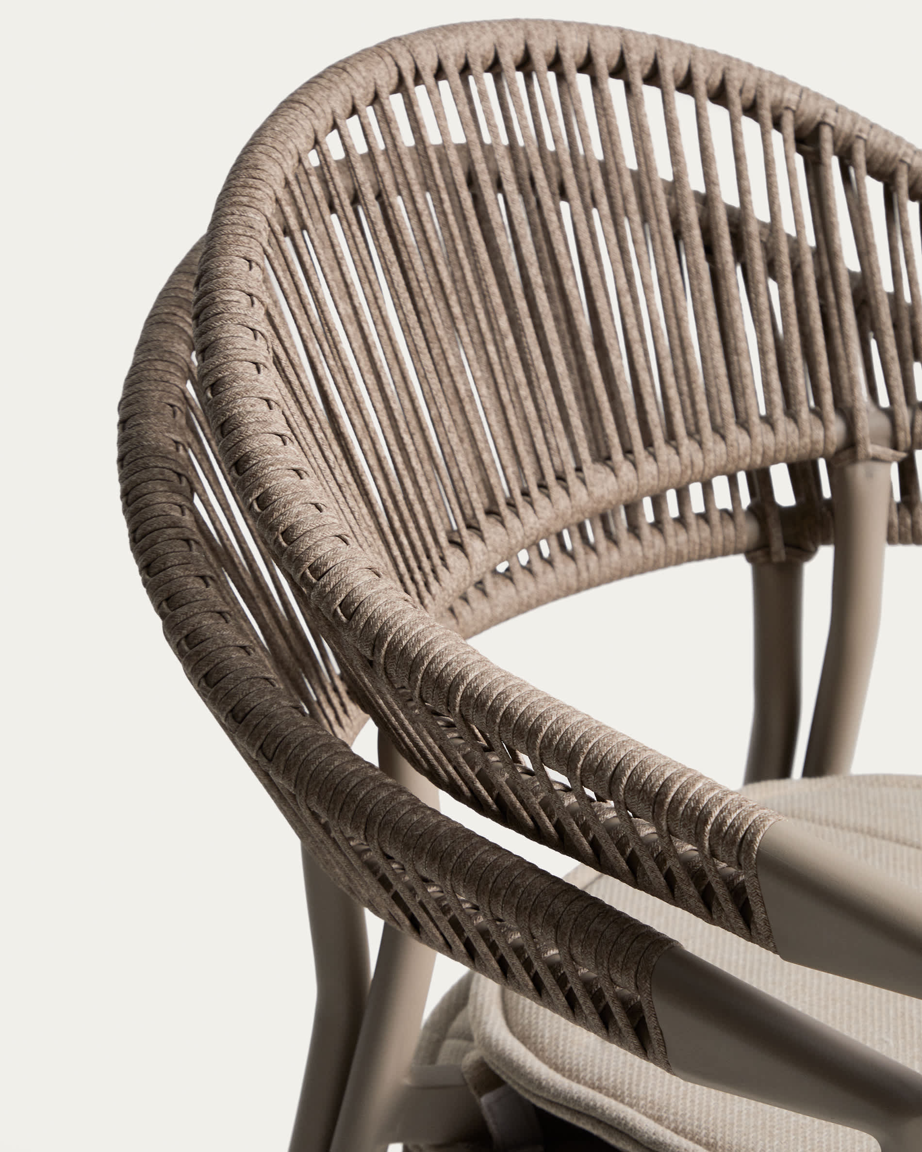 Krzesło ogrodowe ALIMIA taupe – Kave Home