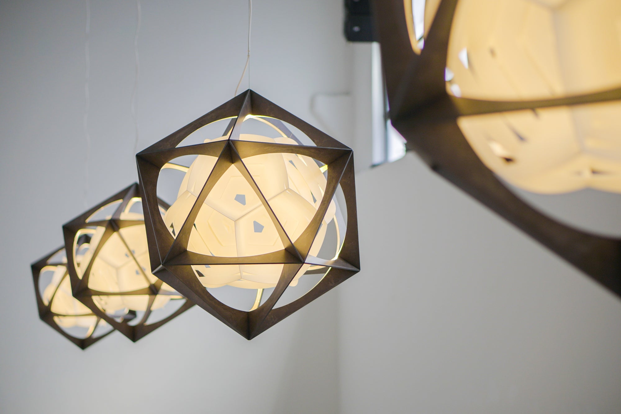 Lampa wisząca OE QUASI ciemne aluminium – Louis Poulsen