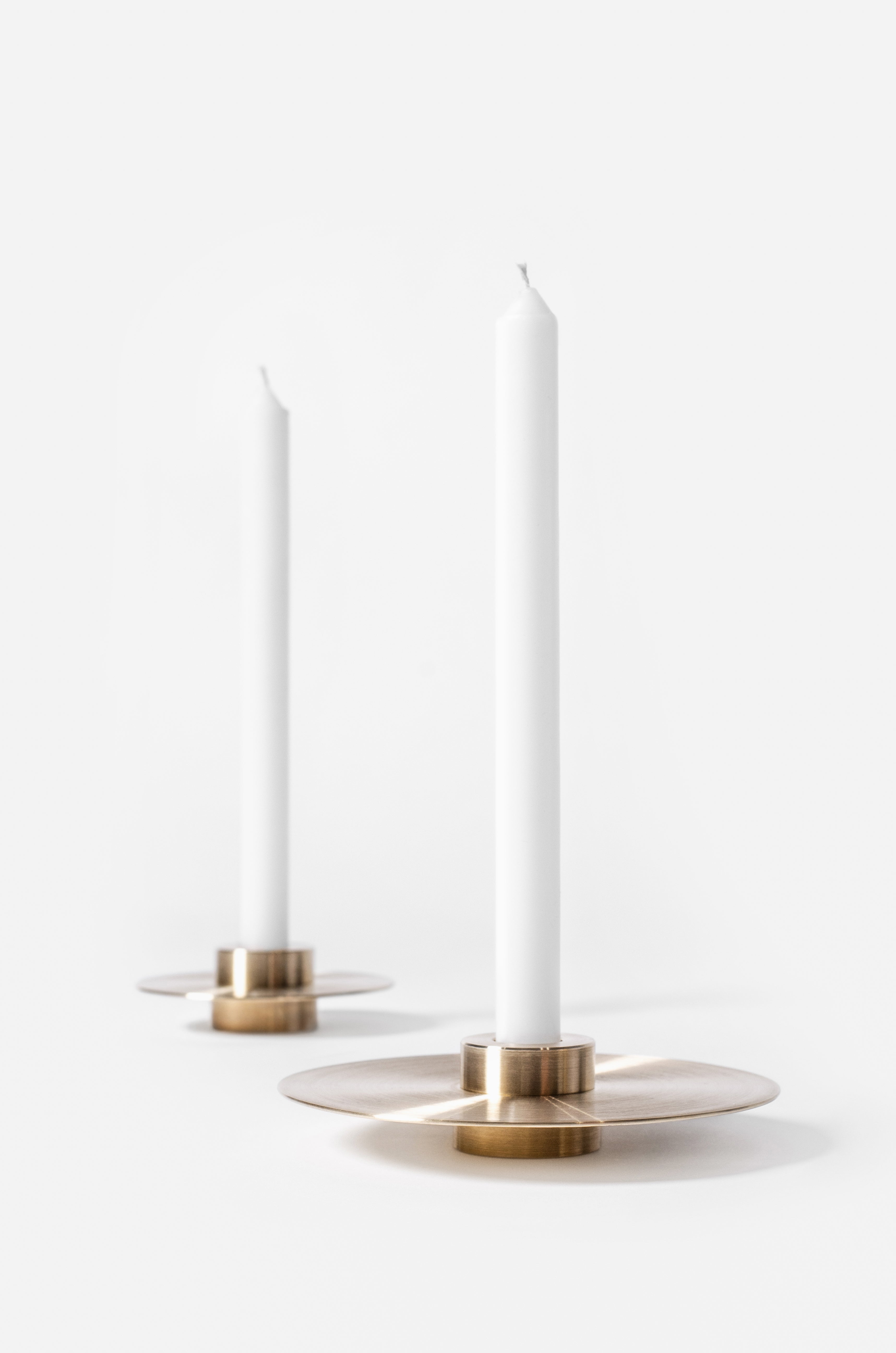 Set von ORB Kerzenhaltern aus Messing