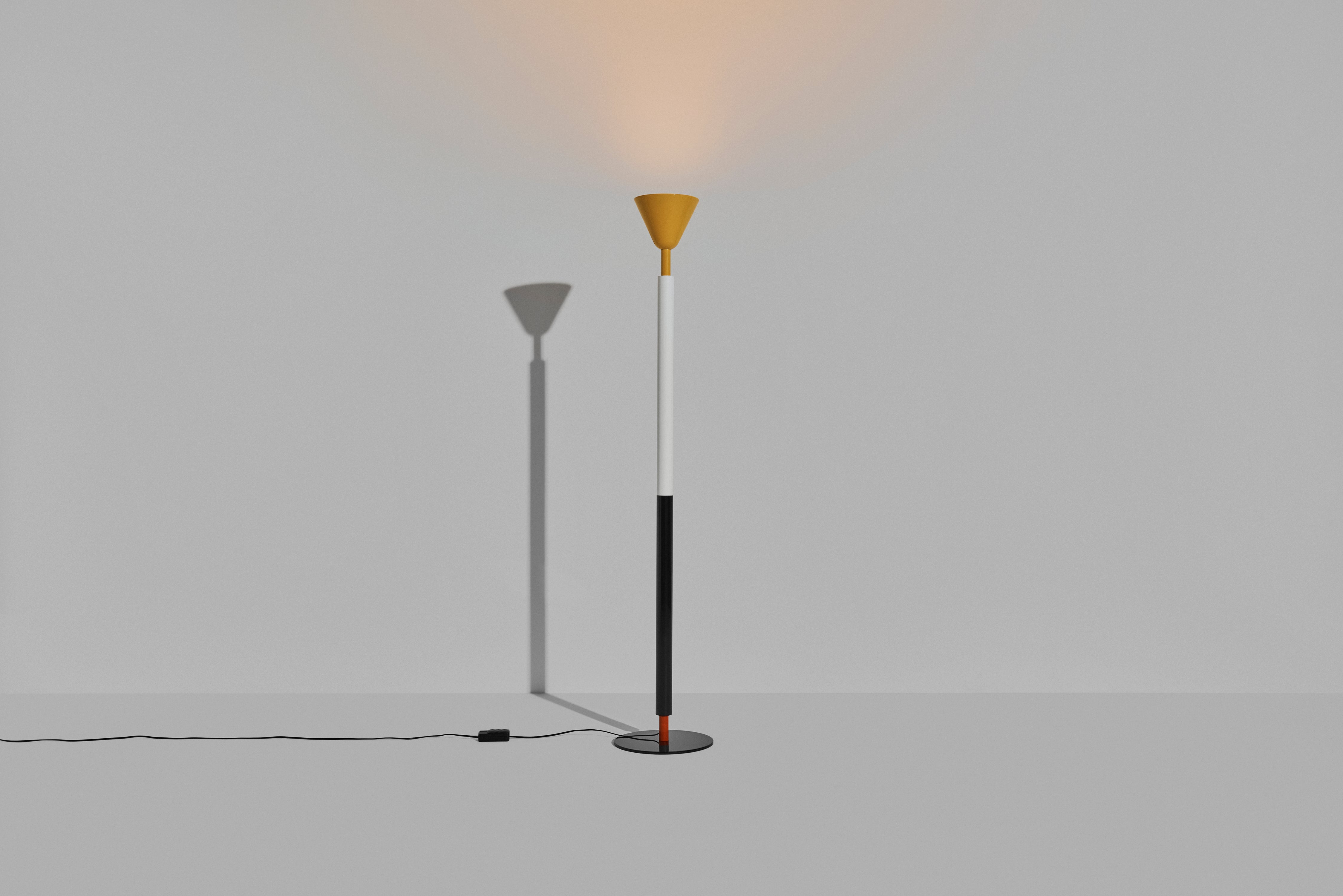 Lampa podłogowa PYL żółty – Petite Friture