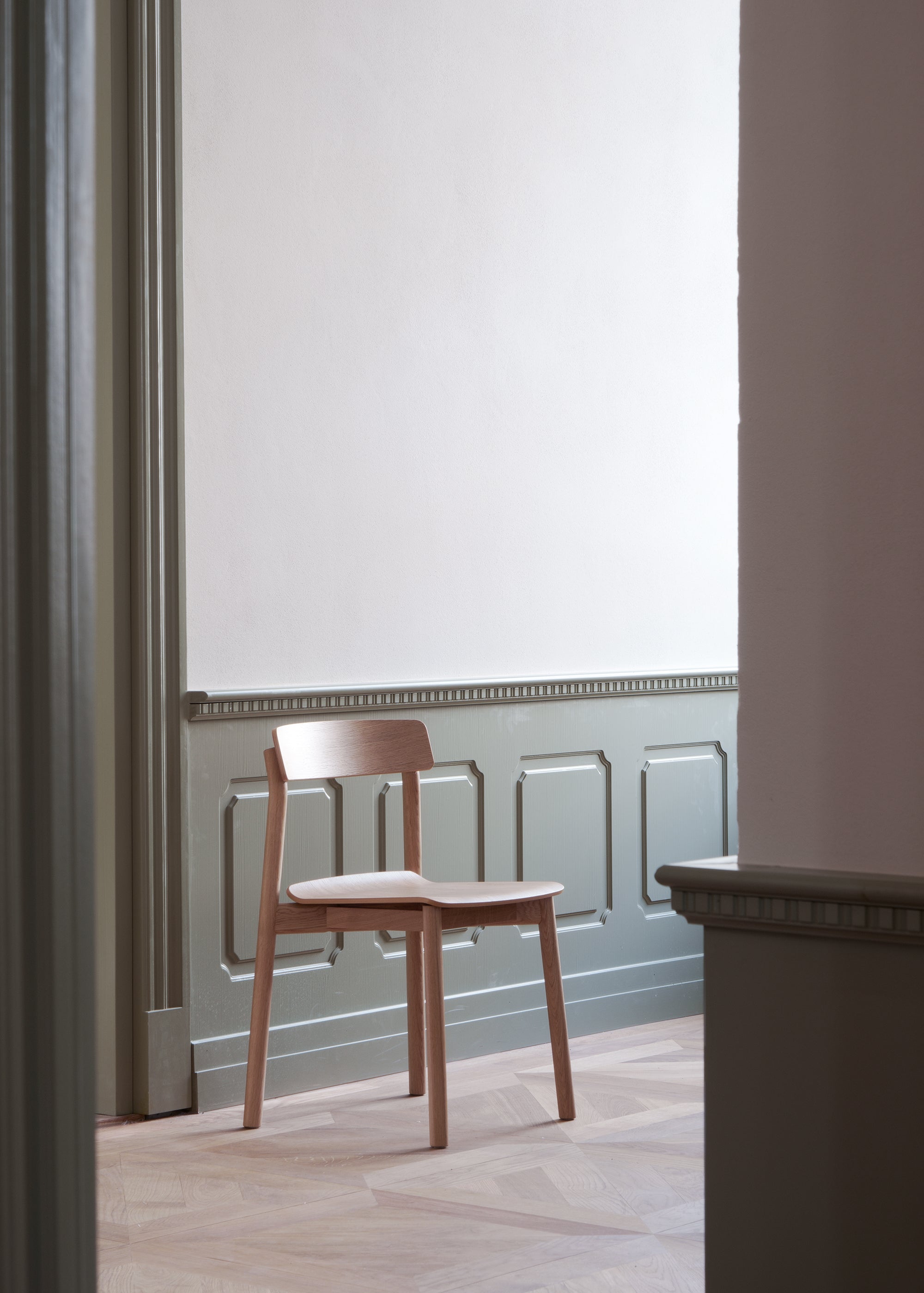 Stuhl ARCHE aus Eichenholz