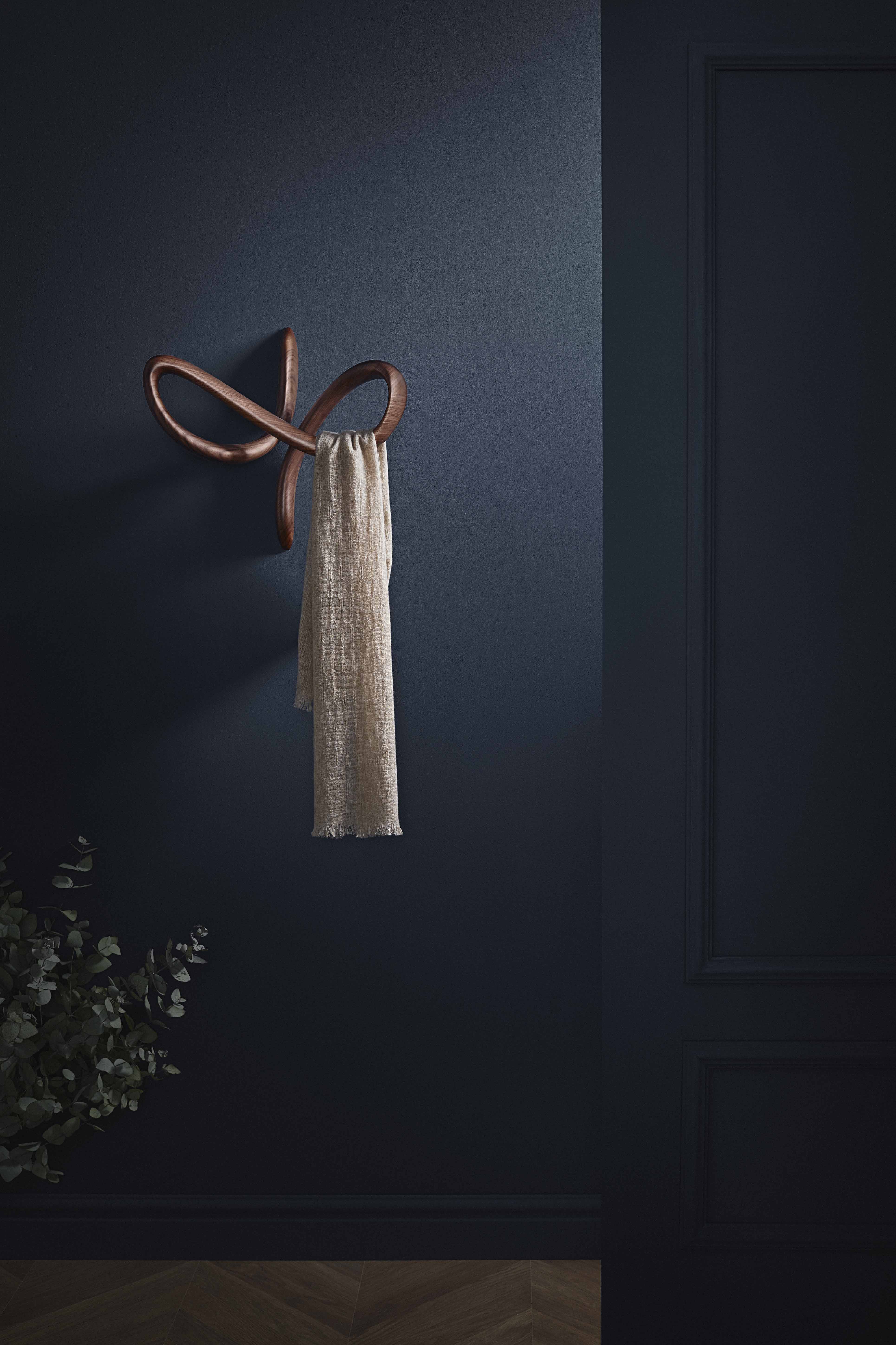 Wandgarderobe VERTIGO Nussbaum