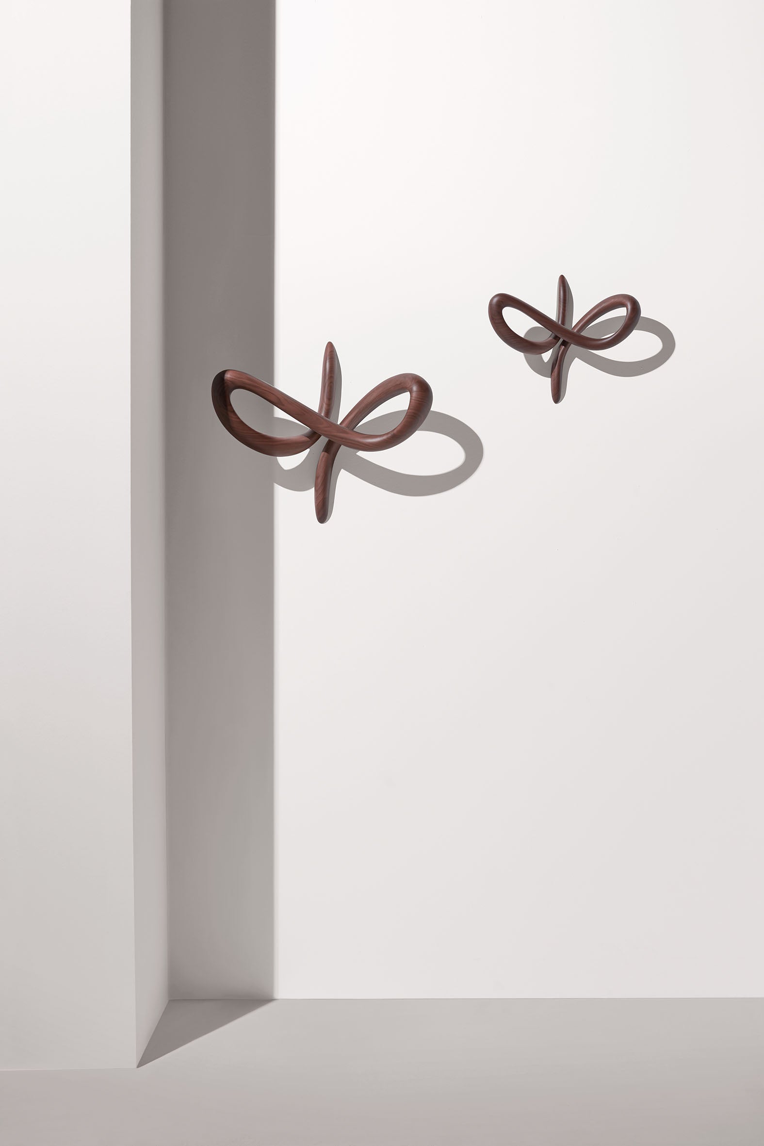 Wandgarderobe VERTIGO Nussbaum