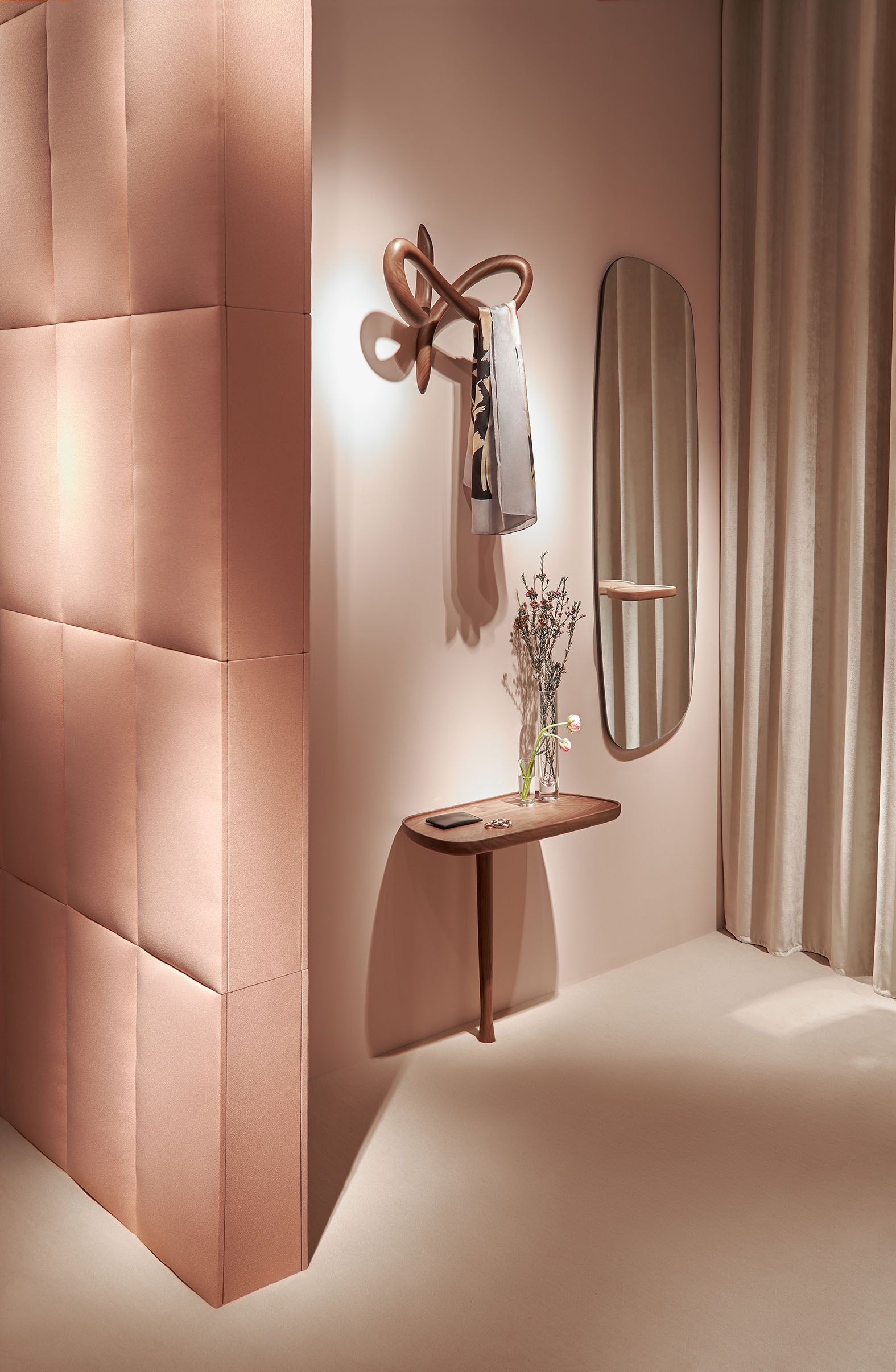 Wandgarderobe VERTIGO Nussbaum