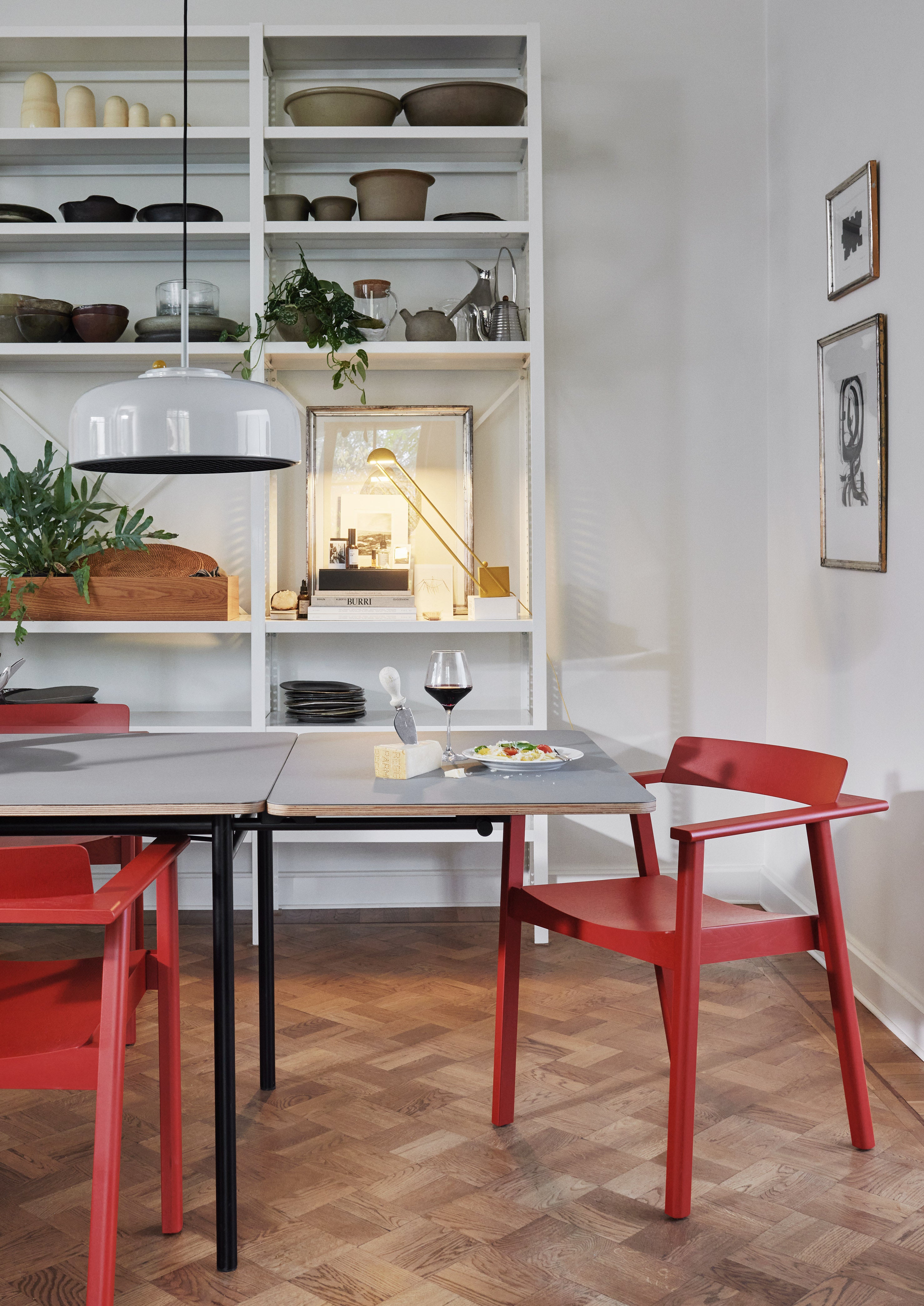 TAFFEL gray extendable table