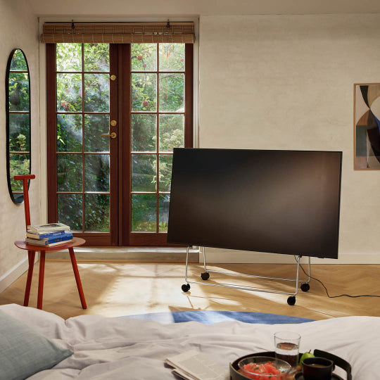 CARRY Silver TV Stand