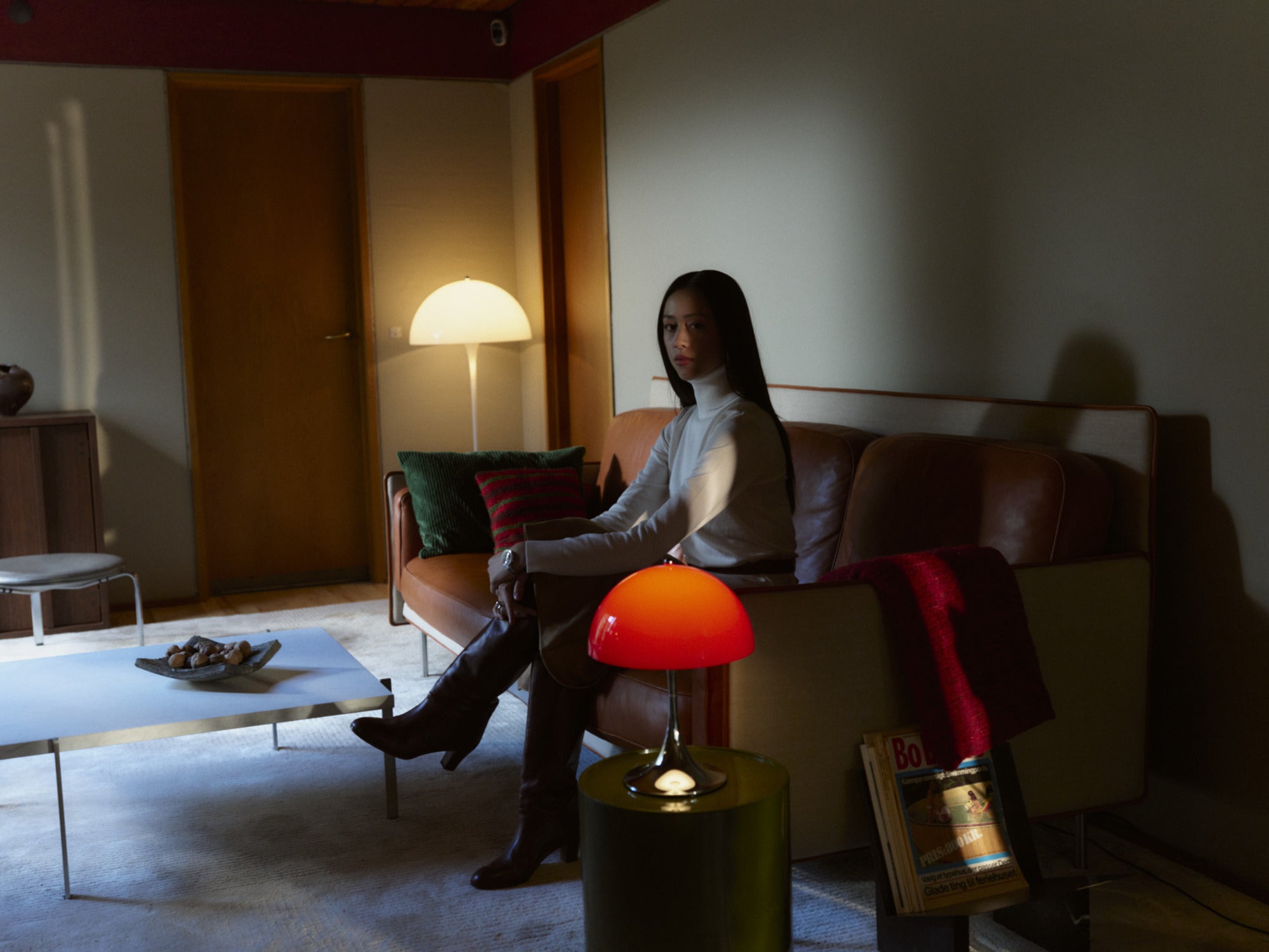 Tragbare Lampe PANTHELLA 250 rot mit verchromtem Fuß