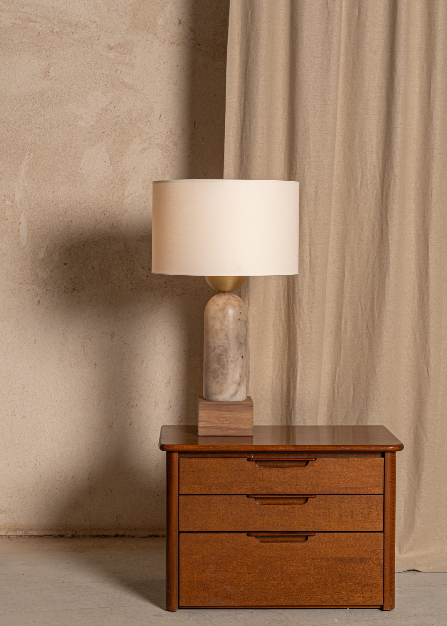 Tischlampe PEONA KELO dunkelbeige Alabaster