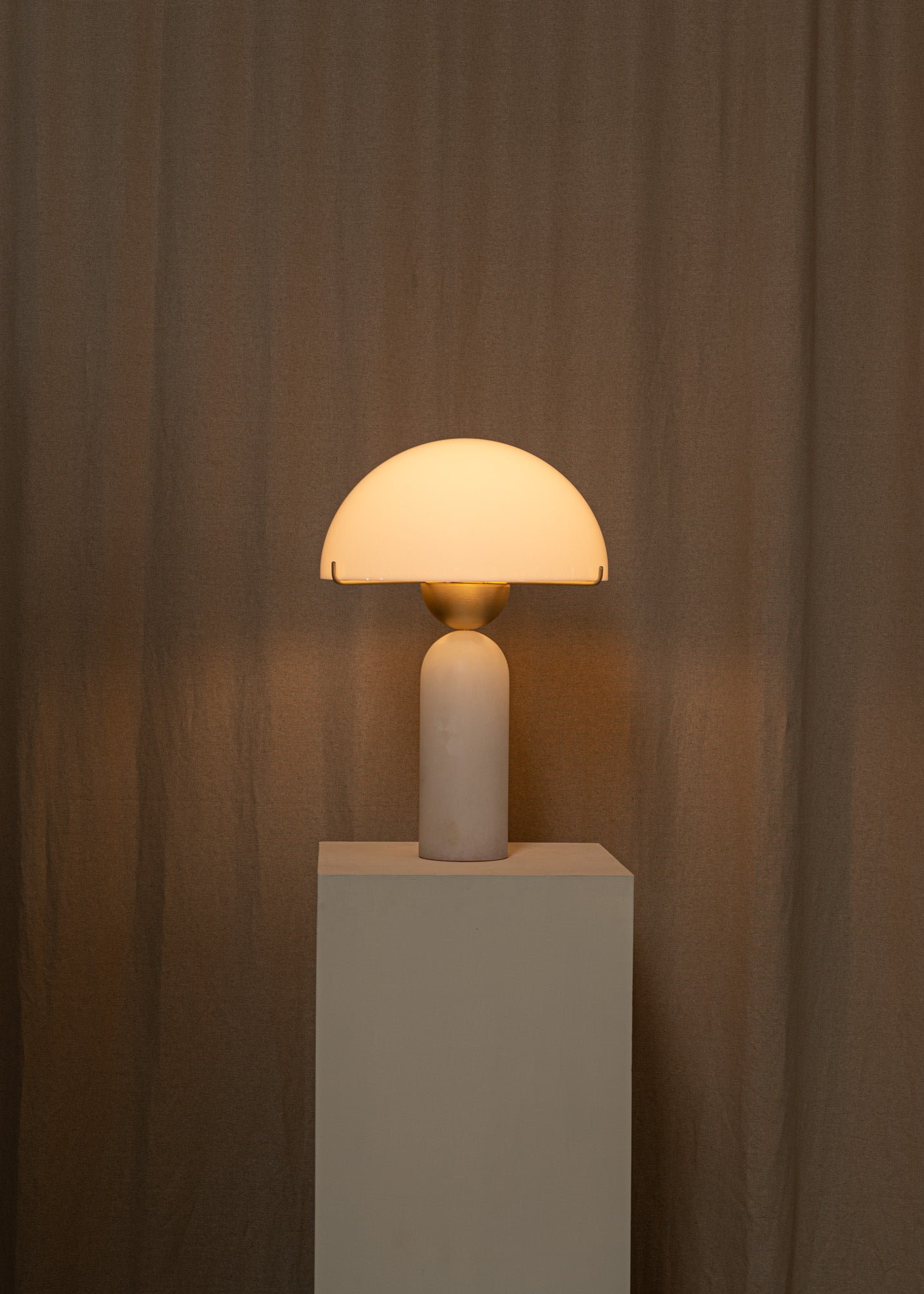 PEONO Table Lamp White Alabaster