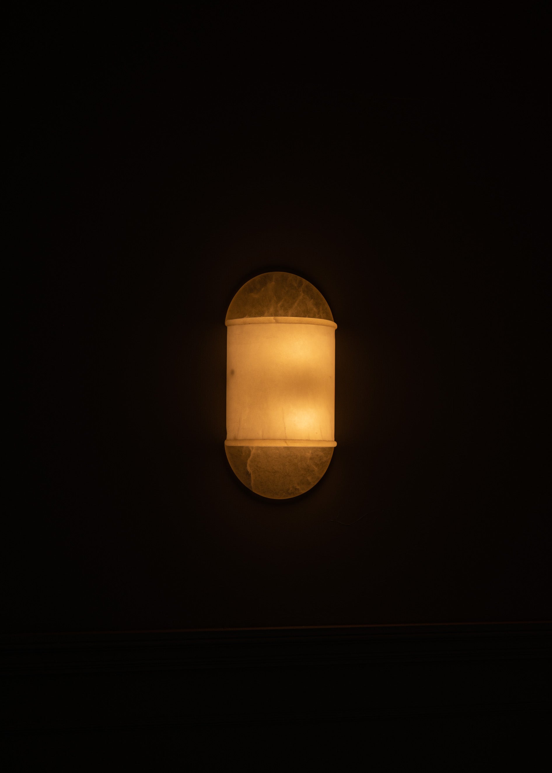 Wall lamp PILOLO white alabaster