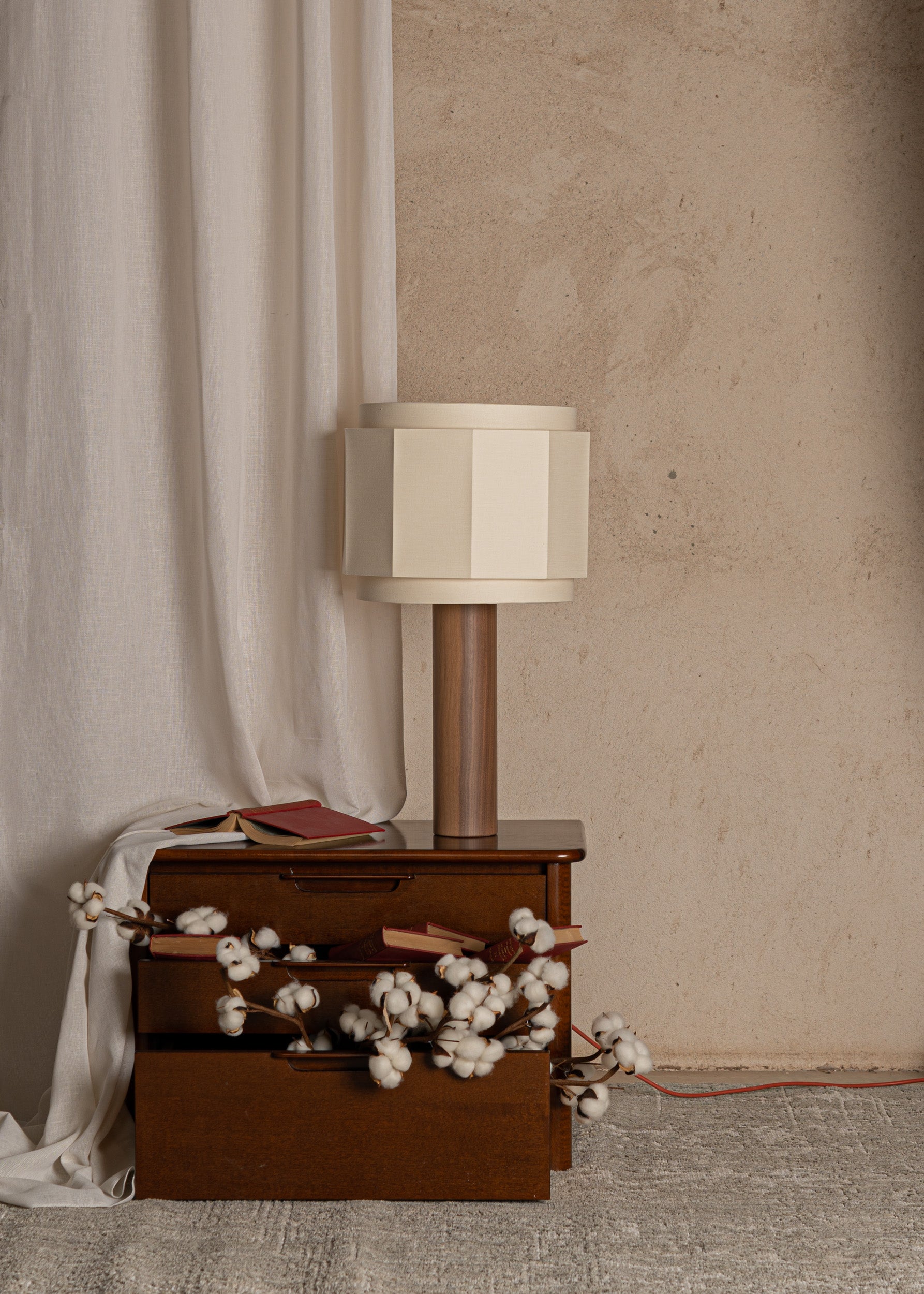 PIPO OKLA Walnut Wood Table Lamp