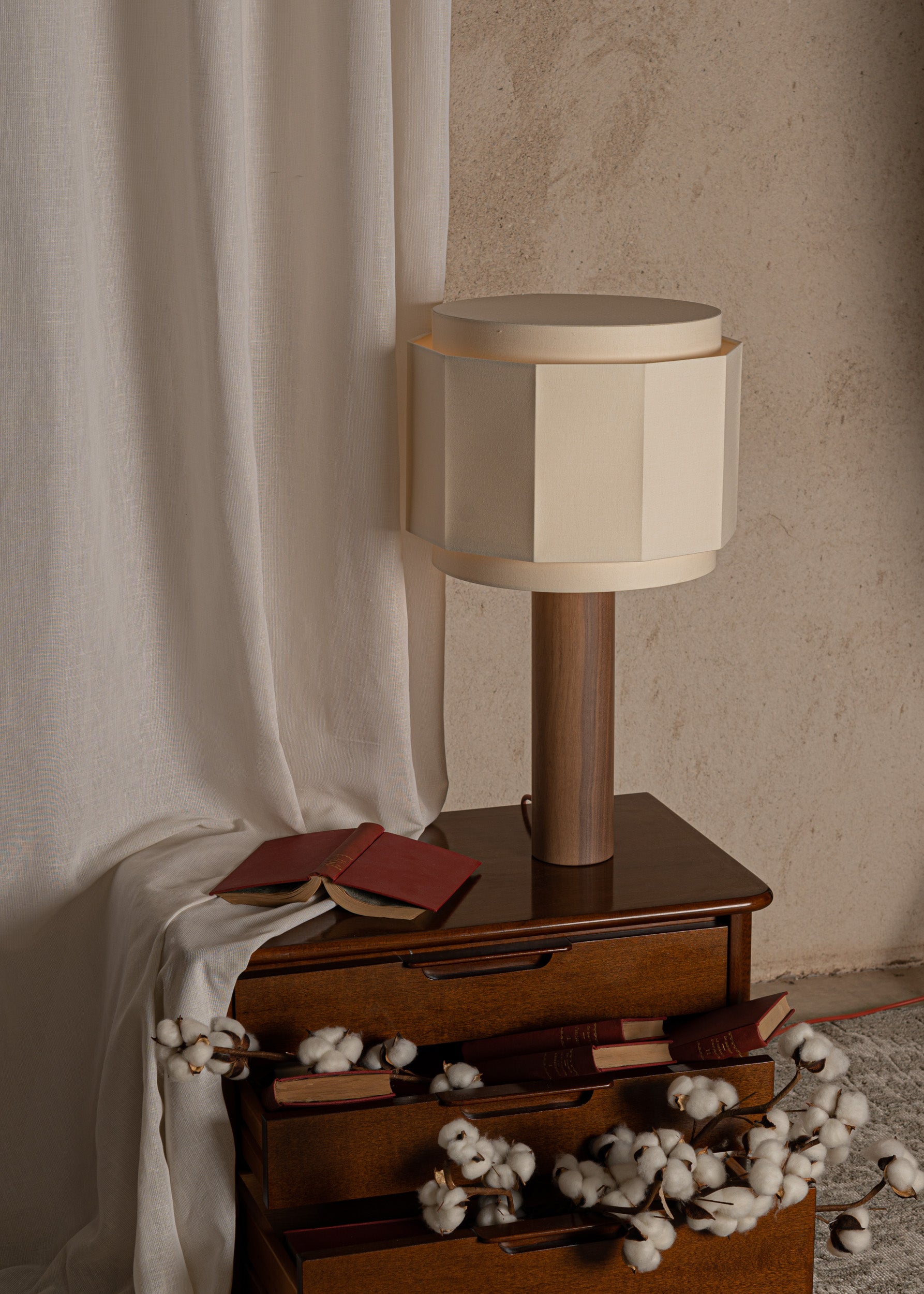 PIPO OKLA Walnut Wood Table Lamp