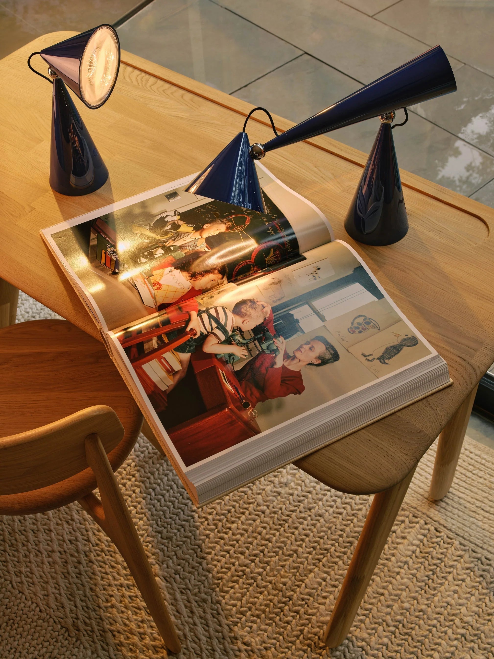 Tragbare Tischlampe POSE grau