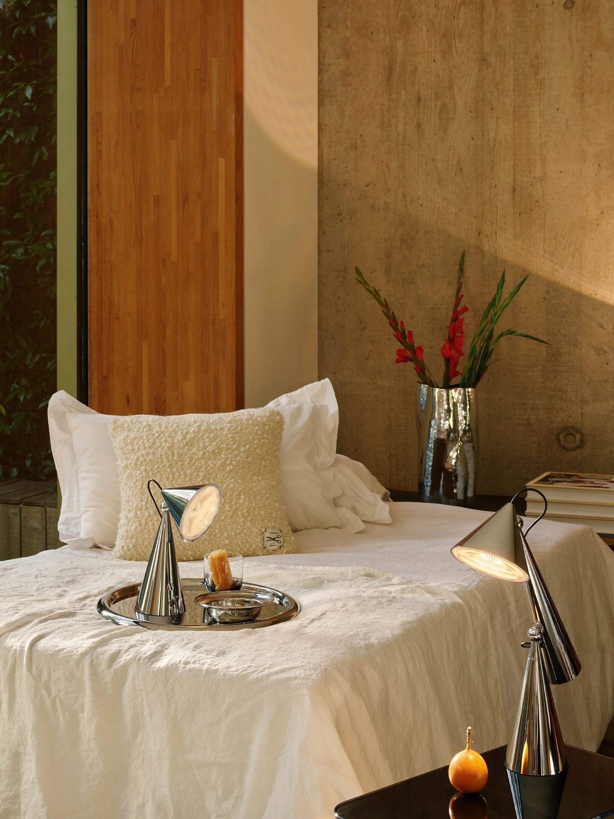 Tragbare Tischlampe POSE grau