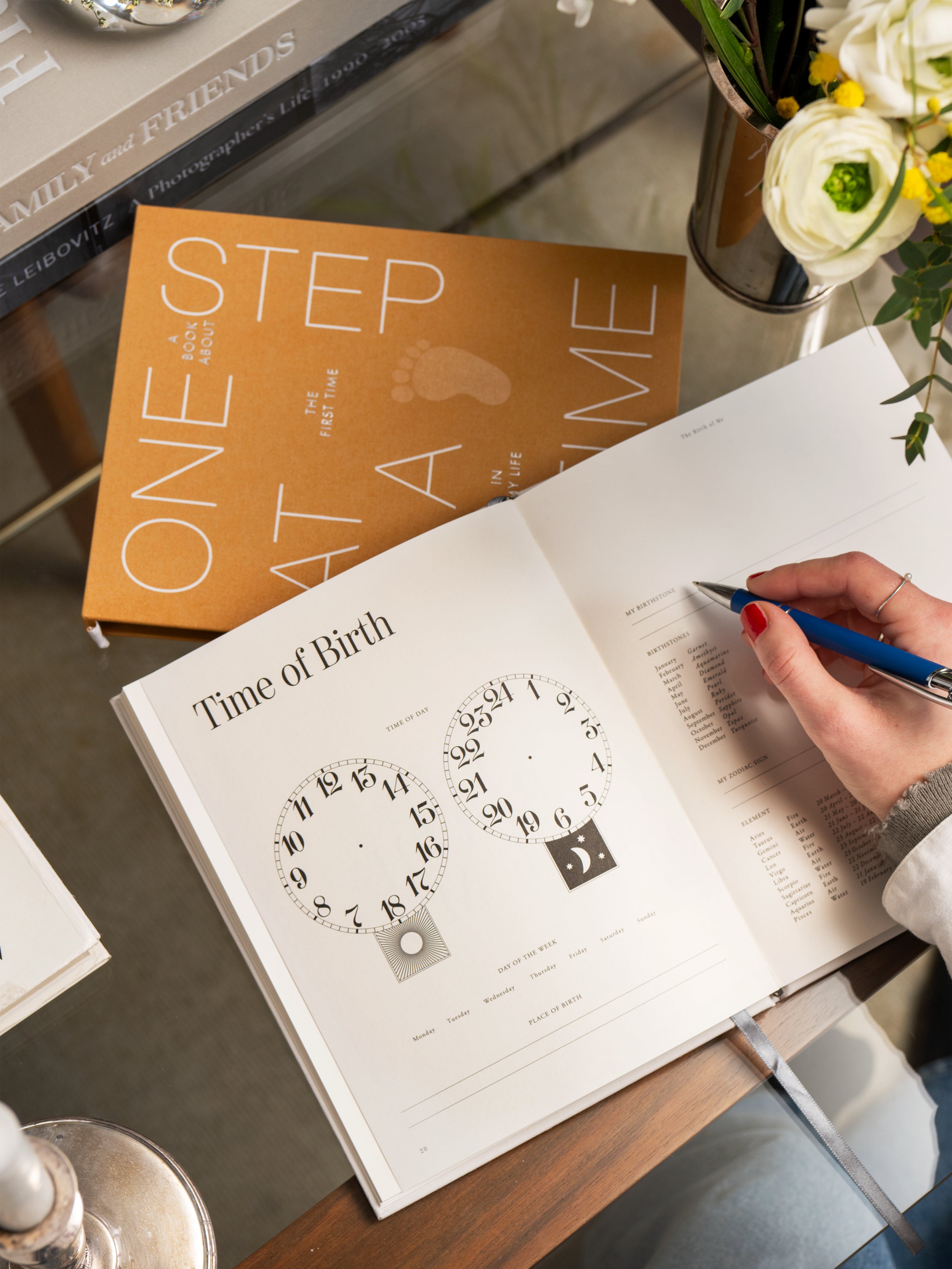 Erinnerungsalbum ONE STEP AT A TIME gelb mit Weiß