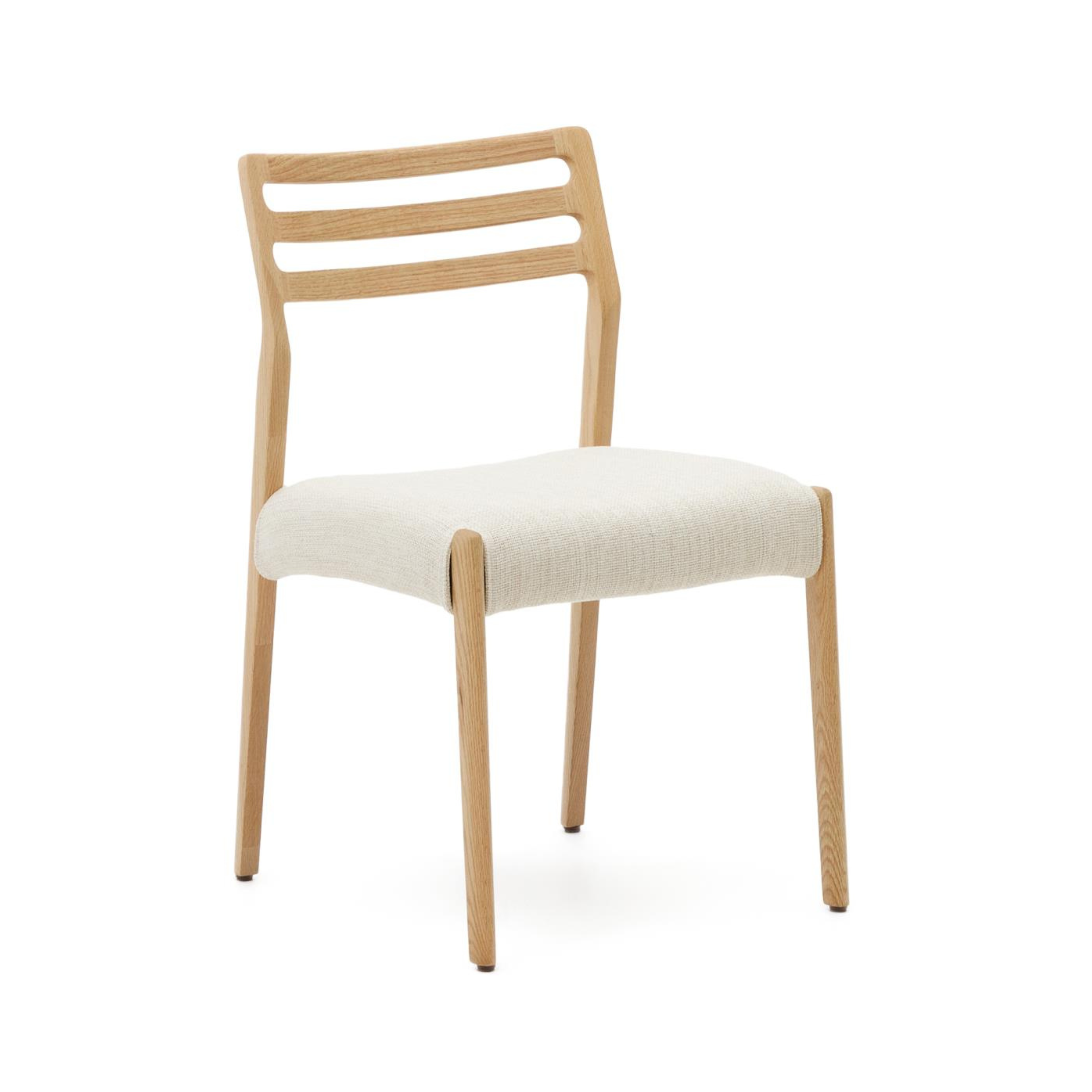 CUDIA chair in beige chenille with an oak base