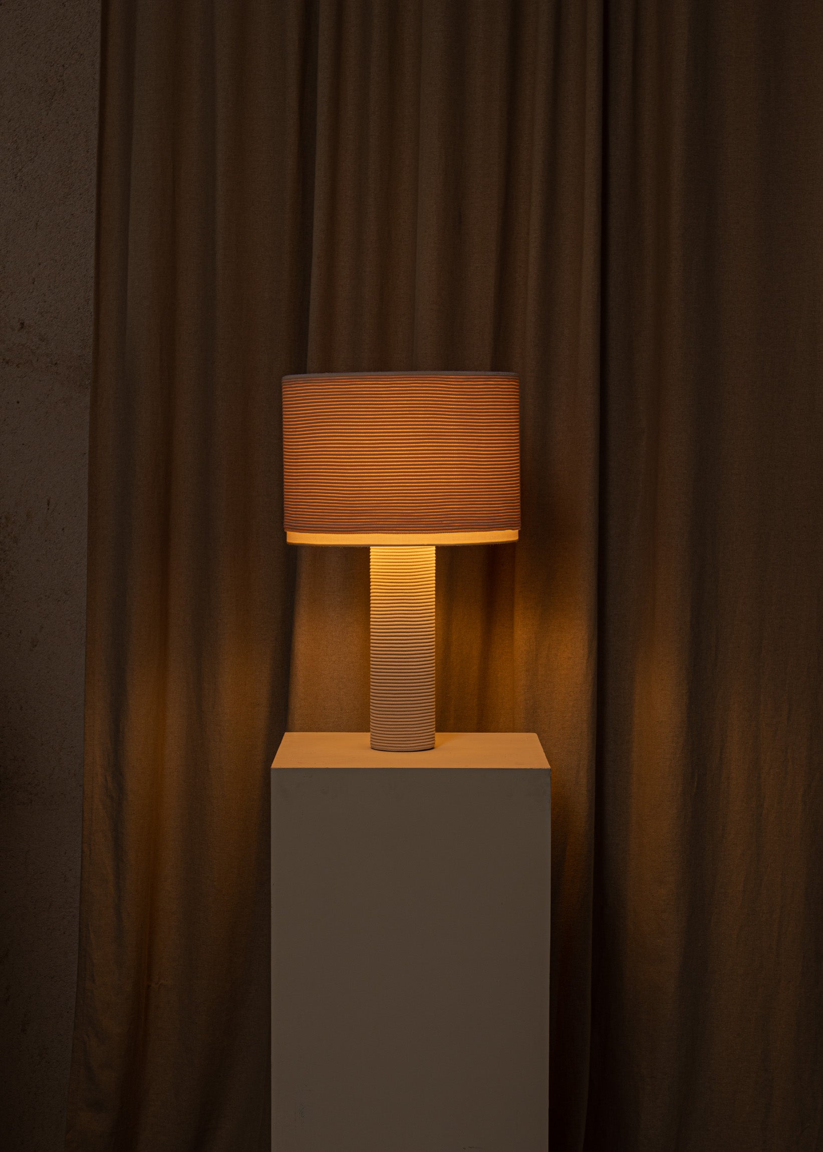 Tischlampe PYJAMA beige Wolle