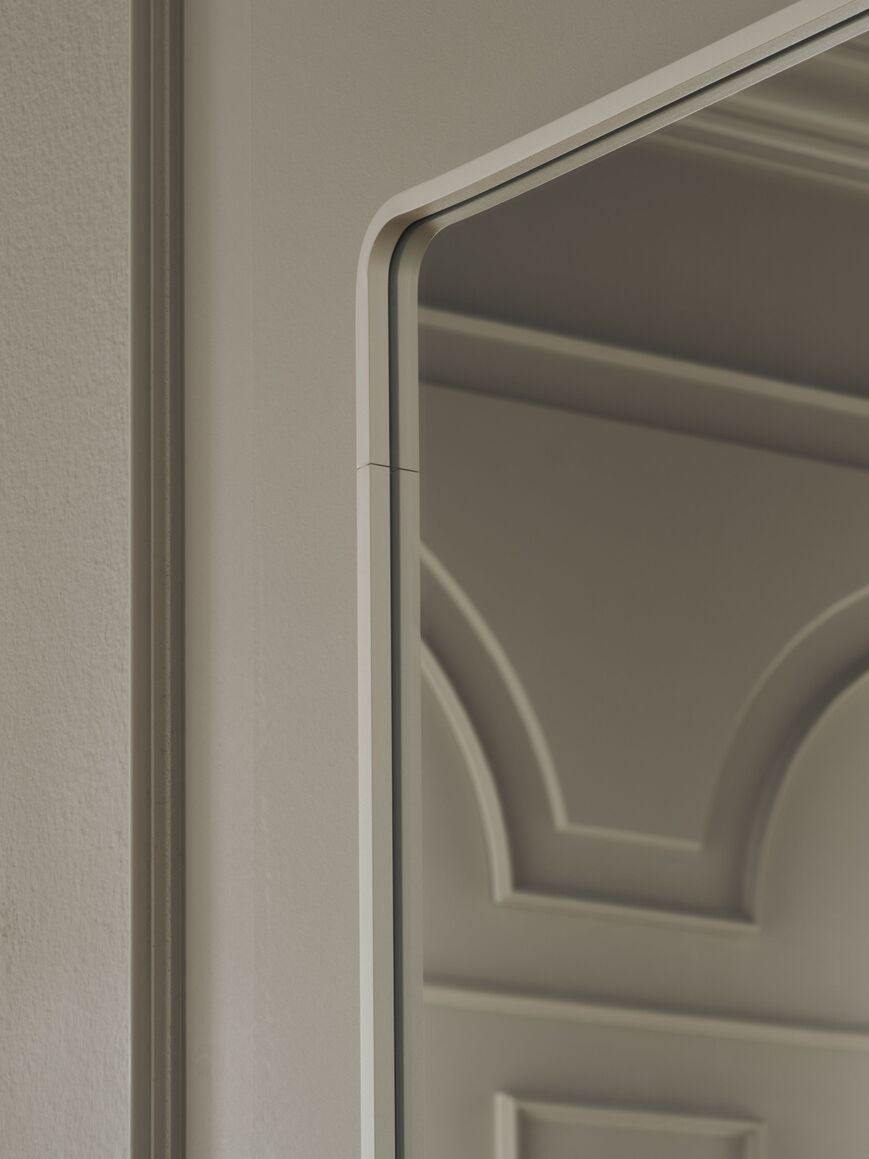 Ripple -Rechteckspiegel mit einem grauen Rahmen