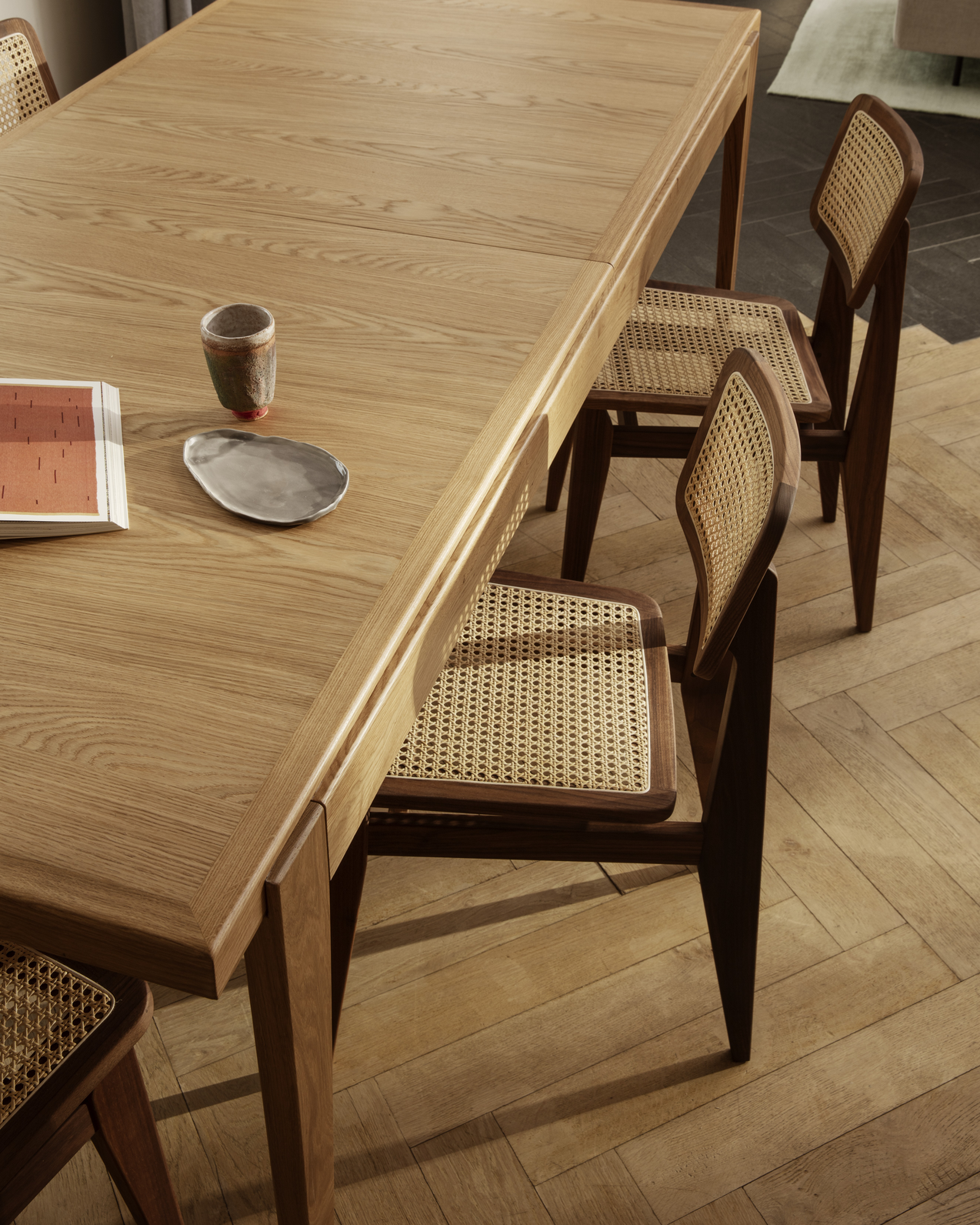 Ausziehbarer Tisch S-TABLE aus Nussbaumholz