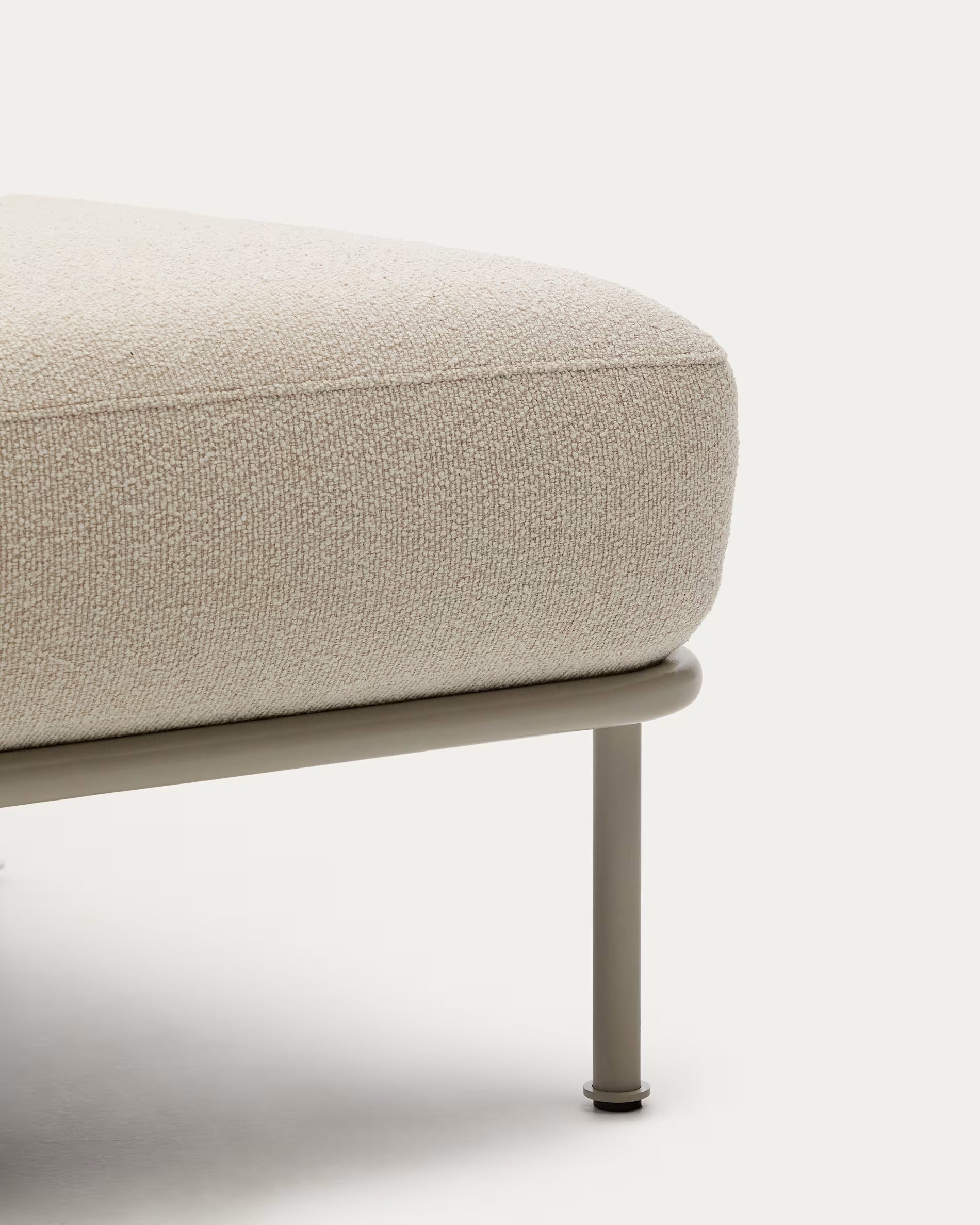 AURUM ecru chenille footstool with beige base
