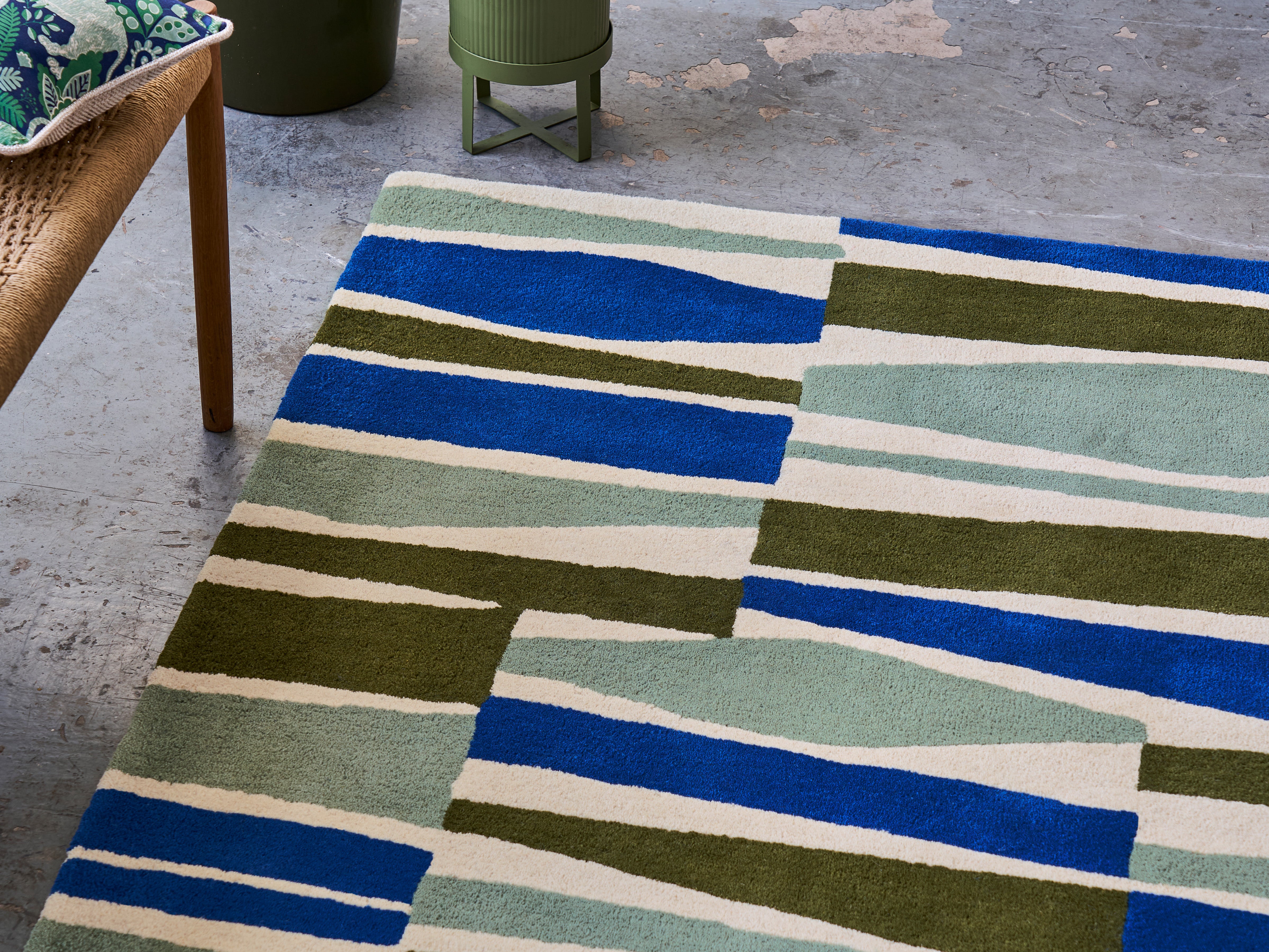 Teppich SAKU OLIVE olivgrün mit Blau