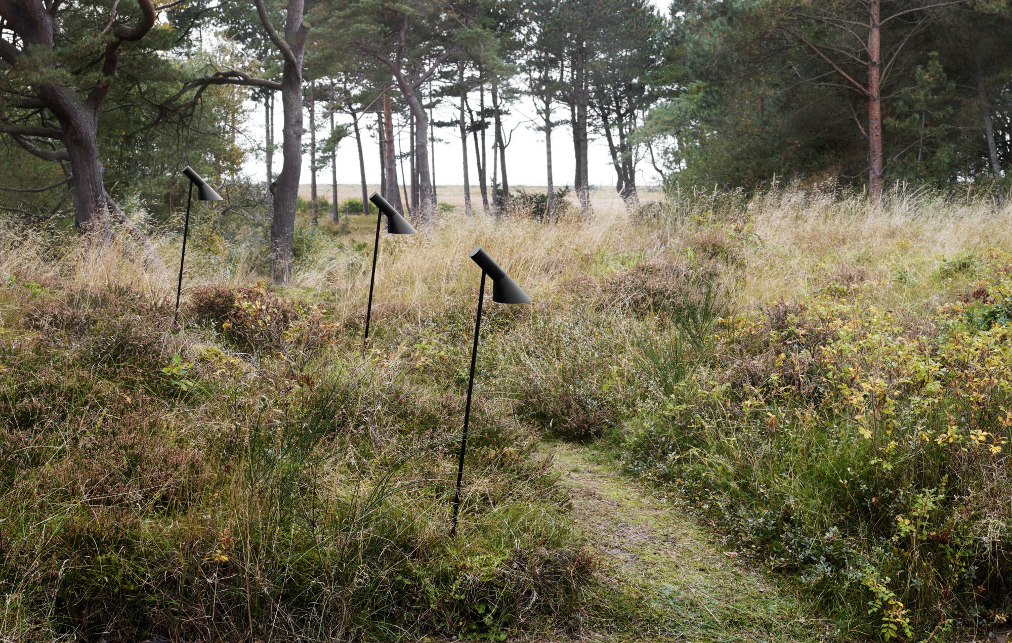 AJ black outdoor standing lamp