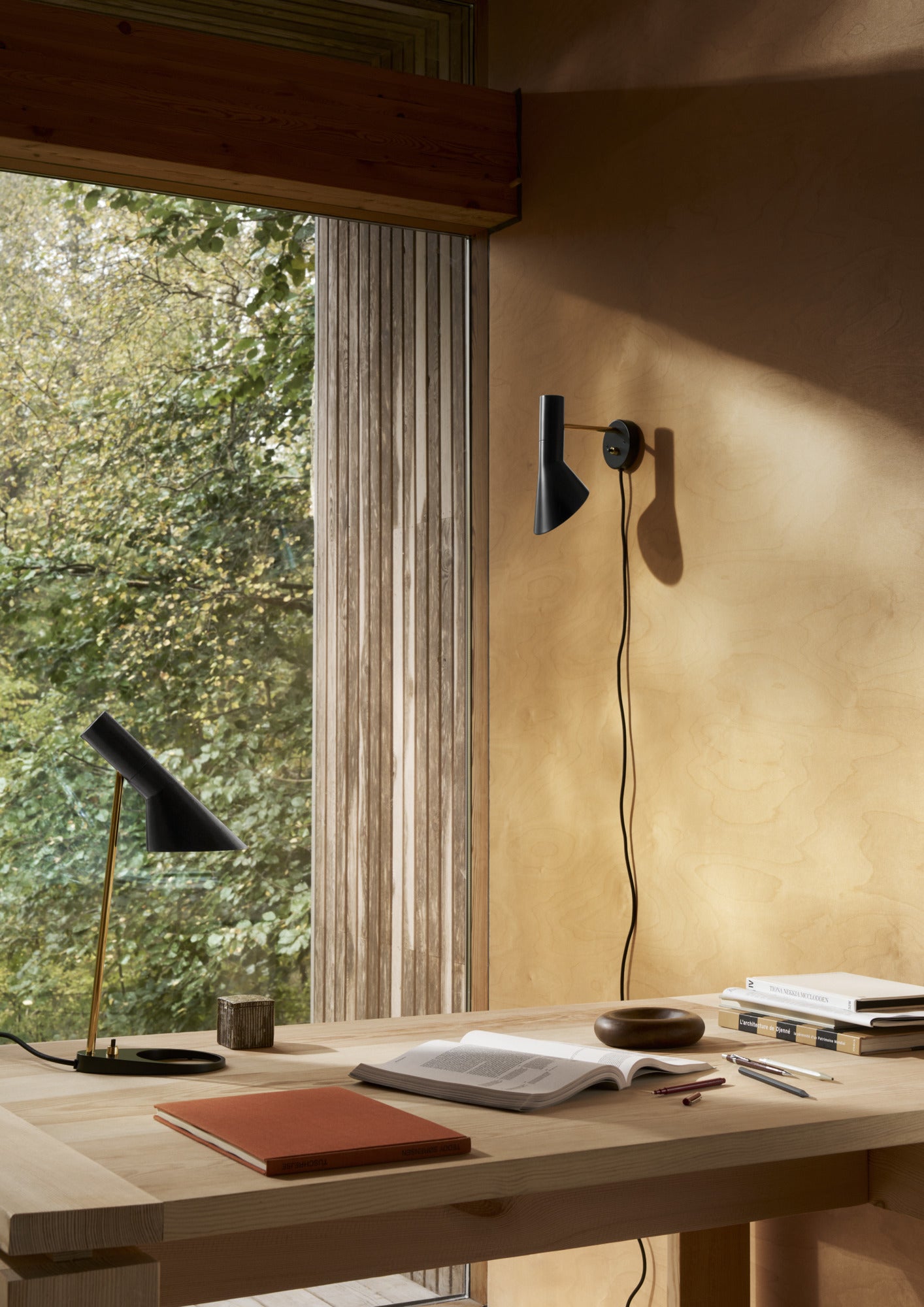 Tischlampe AJ MINI schwarz mit Messing