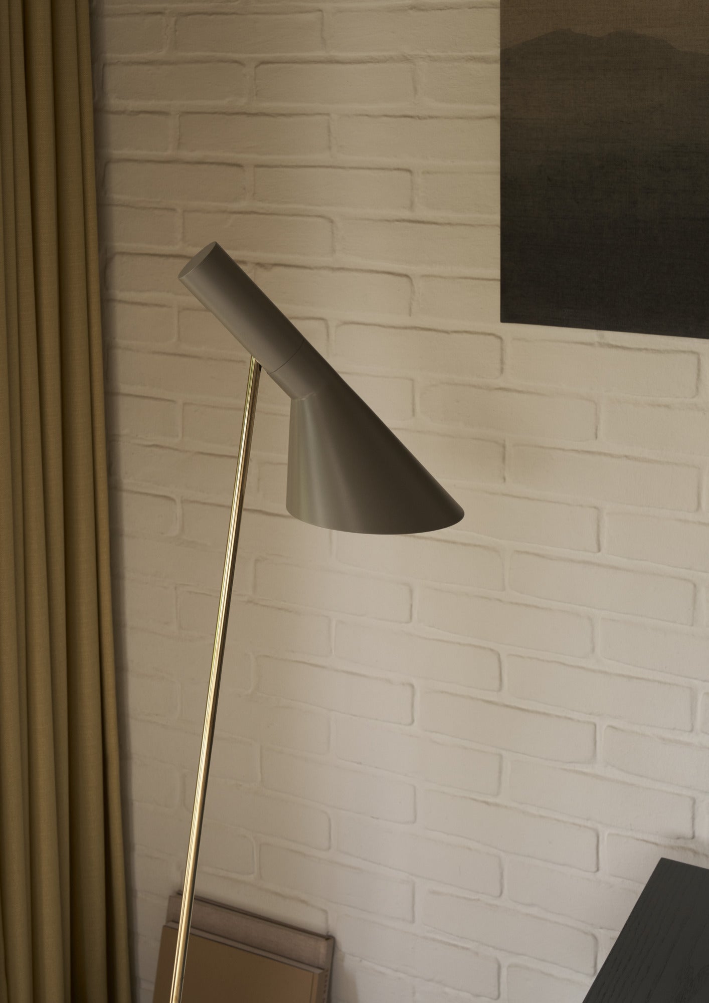 AJ floor lamp warm gray with brass