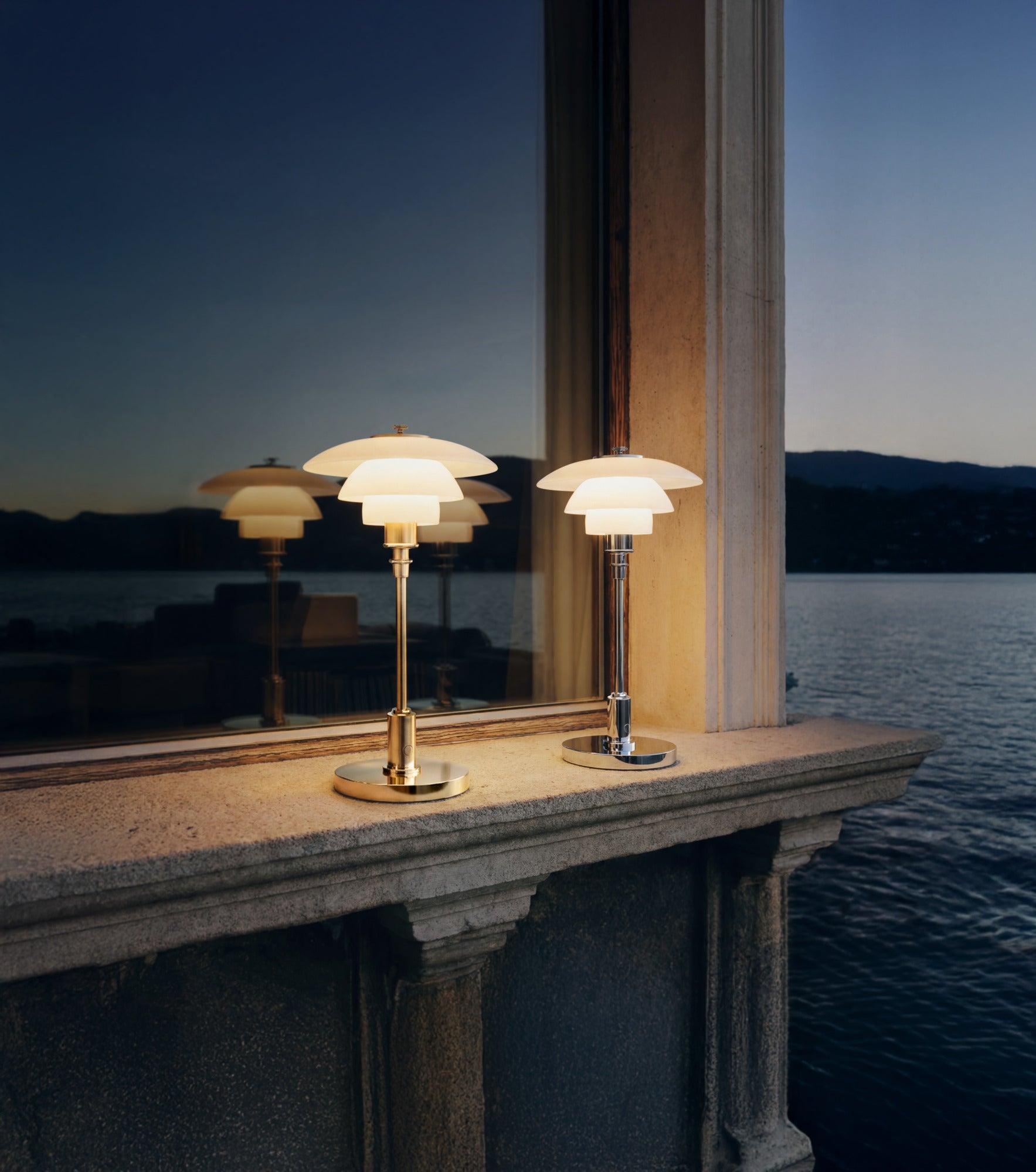 Lampa przenośna PH 1/1 biały z chromowaną podstawą – Louis Poulsen