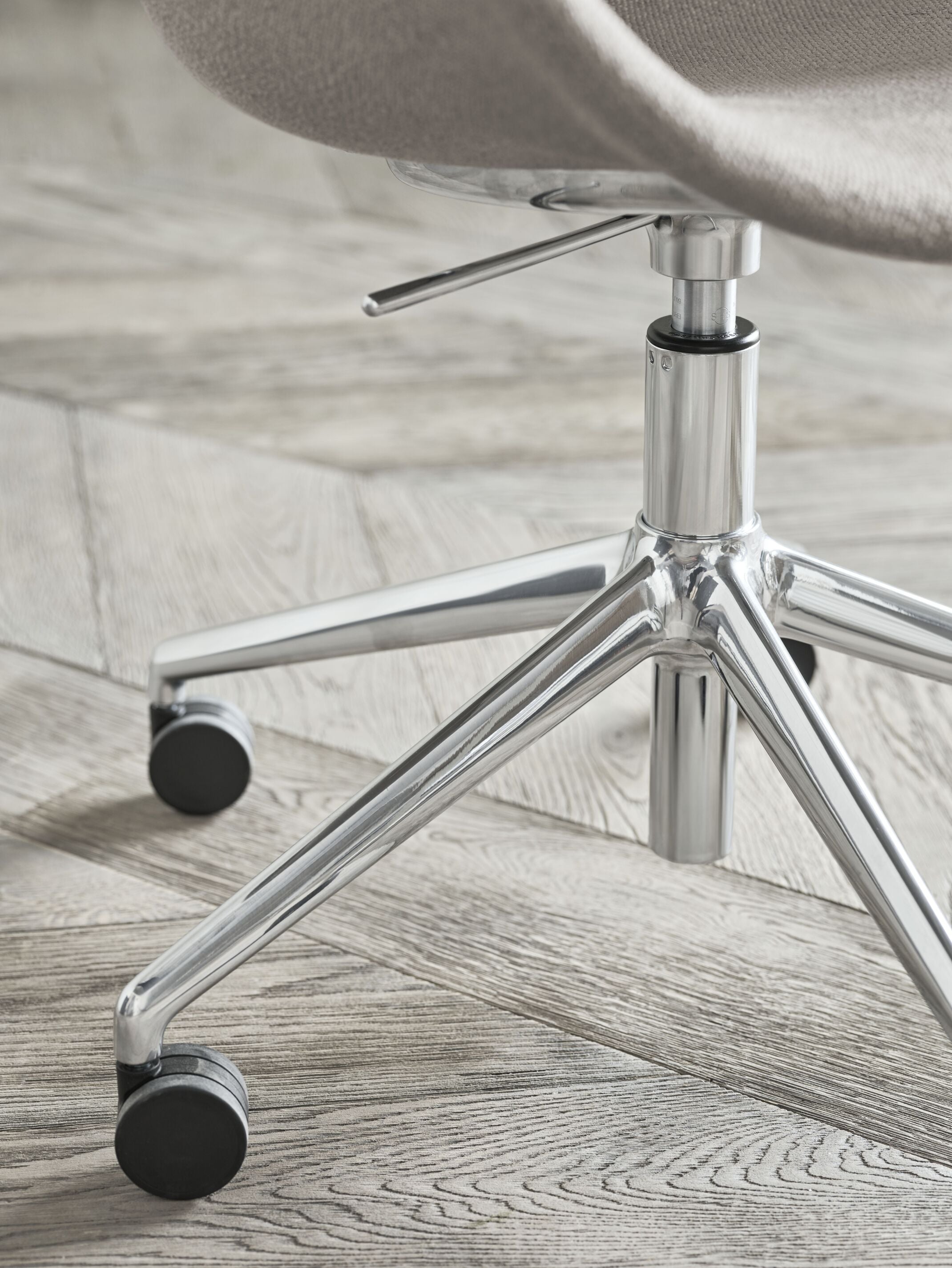 Saatgut beige Bürostuhl mit einer Stahlbasis