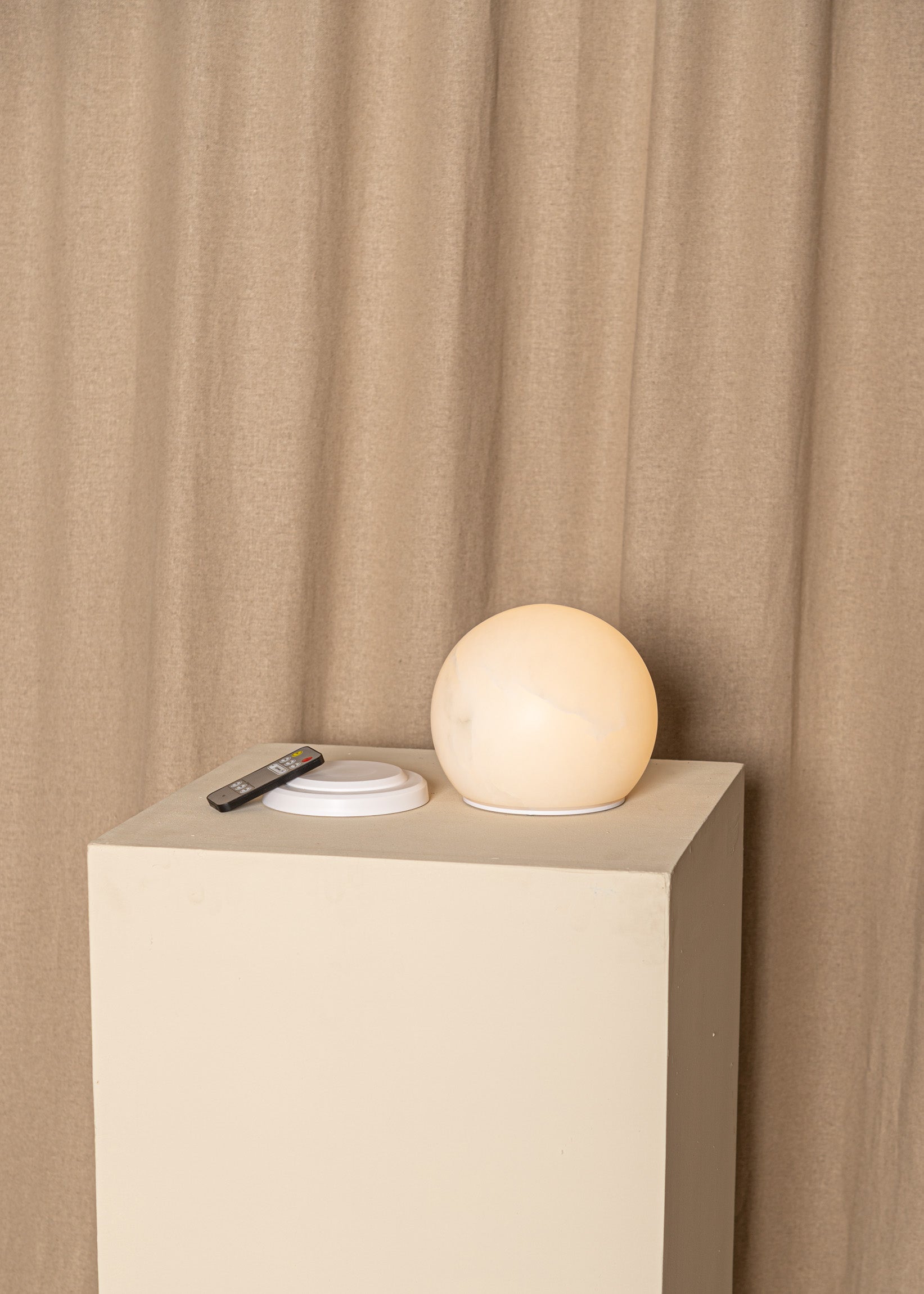 Portable Lamp AUGURISTO White Alabaster
