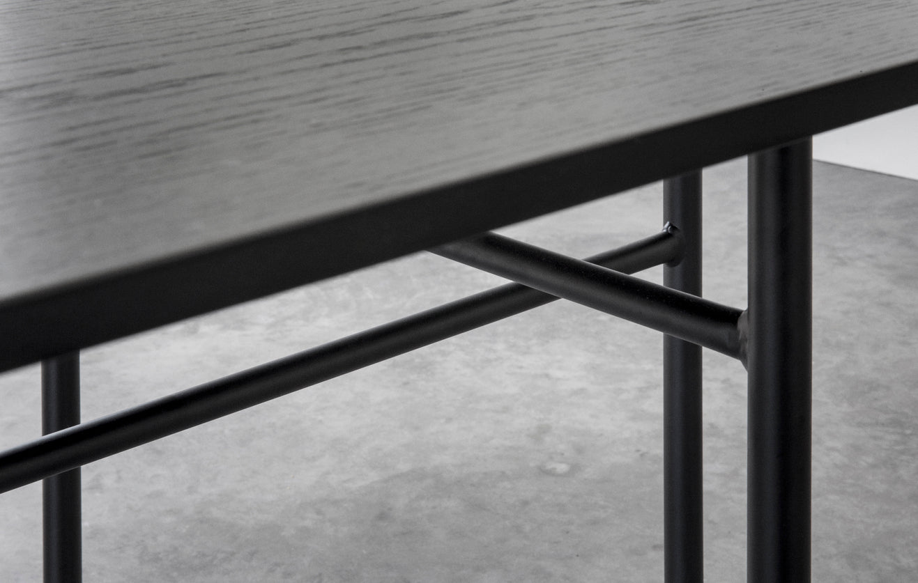 Tisch SNAREGADE schwarz Eichenfurnier