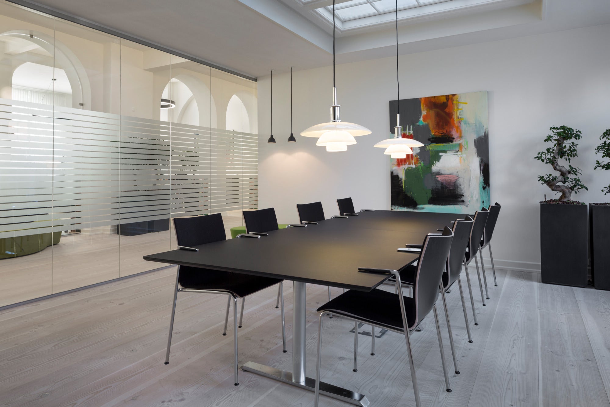 Lampa wisząca PH 4½-4 biały z chromowanym wykończeniem – Louis Poulsen