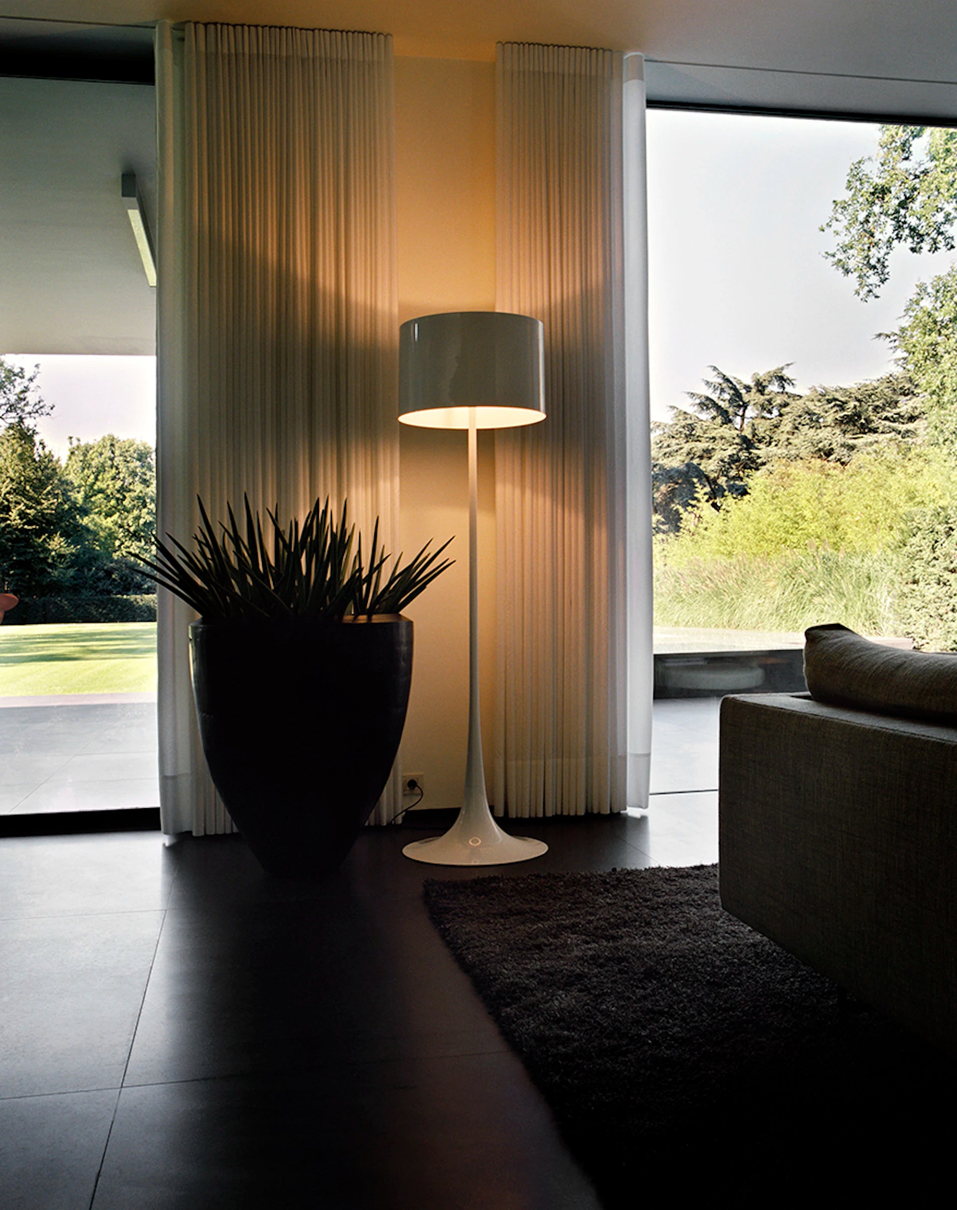 Stehlampe SPUN LIGHT weiß