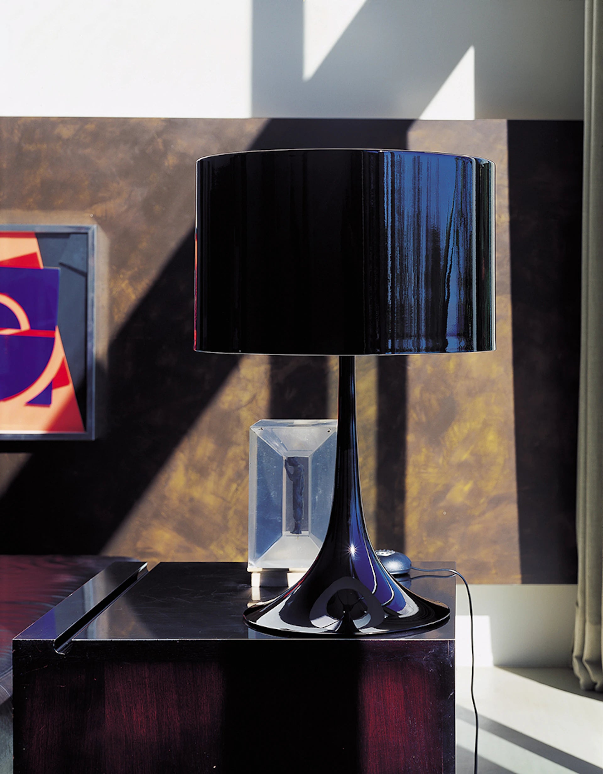 SPUN LIGHT Black Table Lamp