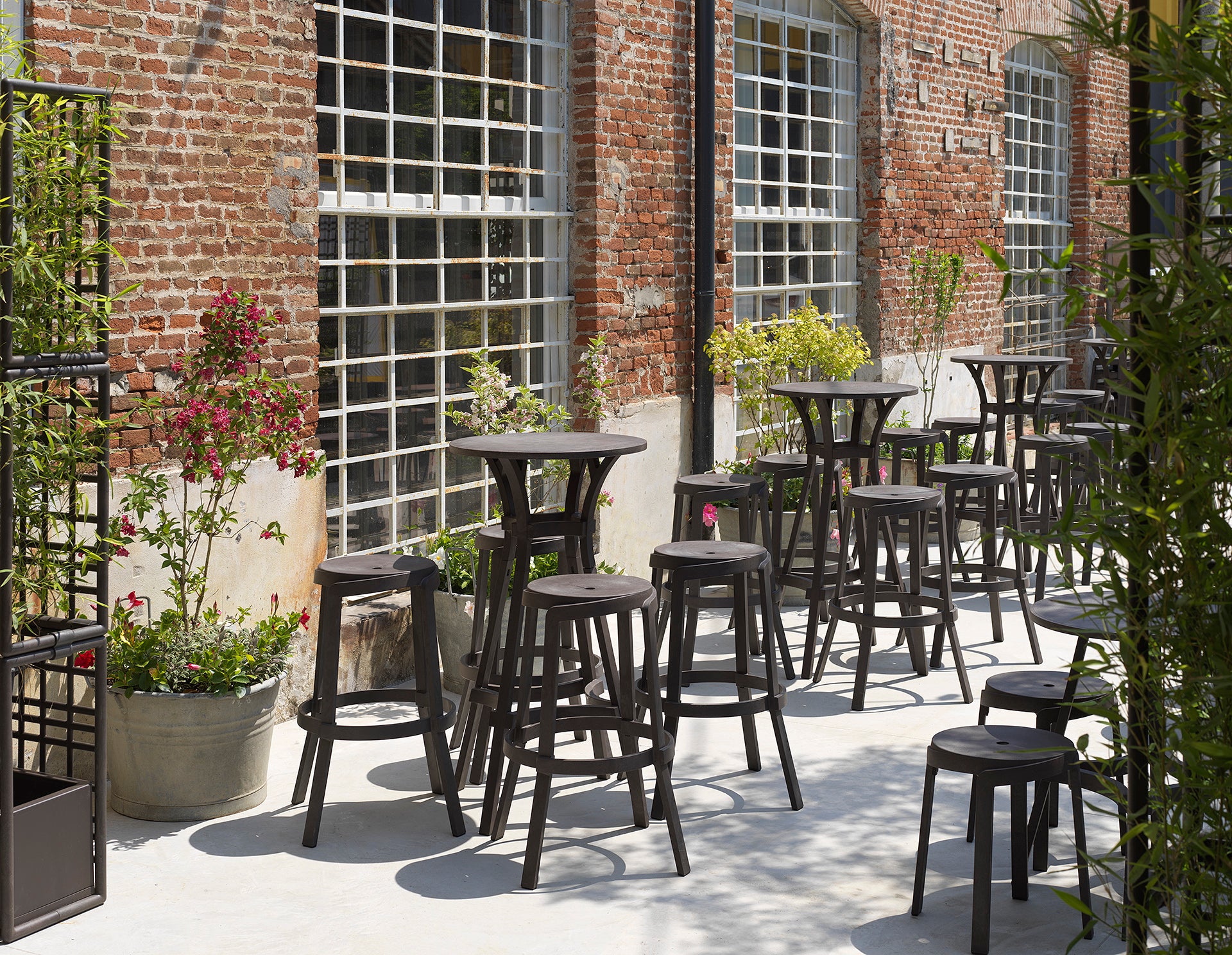 Round Outdoor Table COMBO Chalk