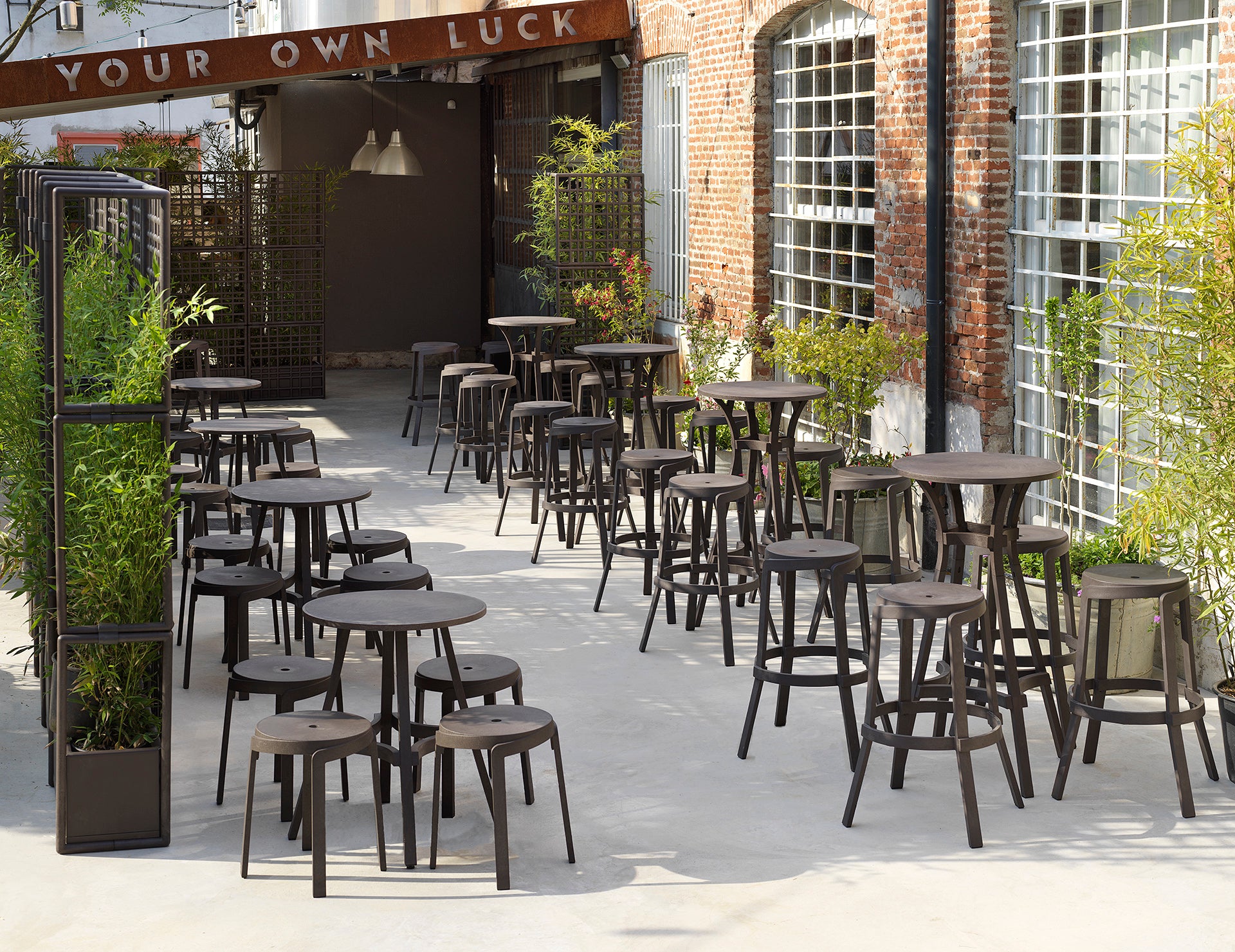 Round Outdoor Table COMBO Chalk