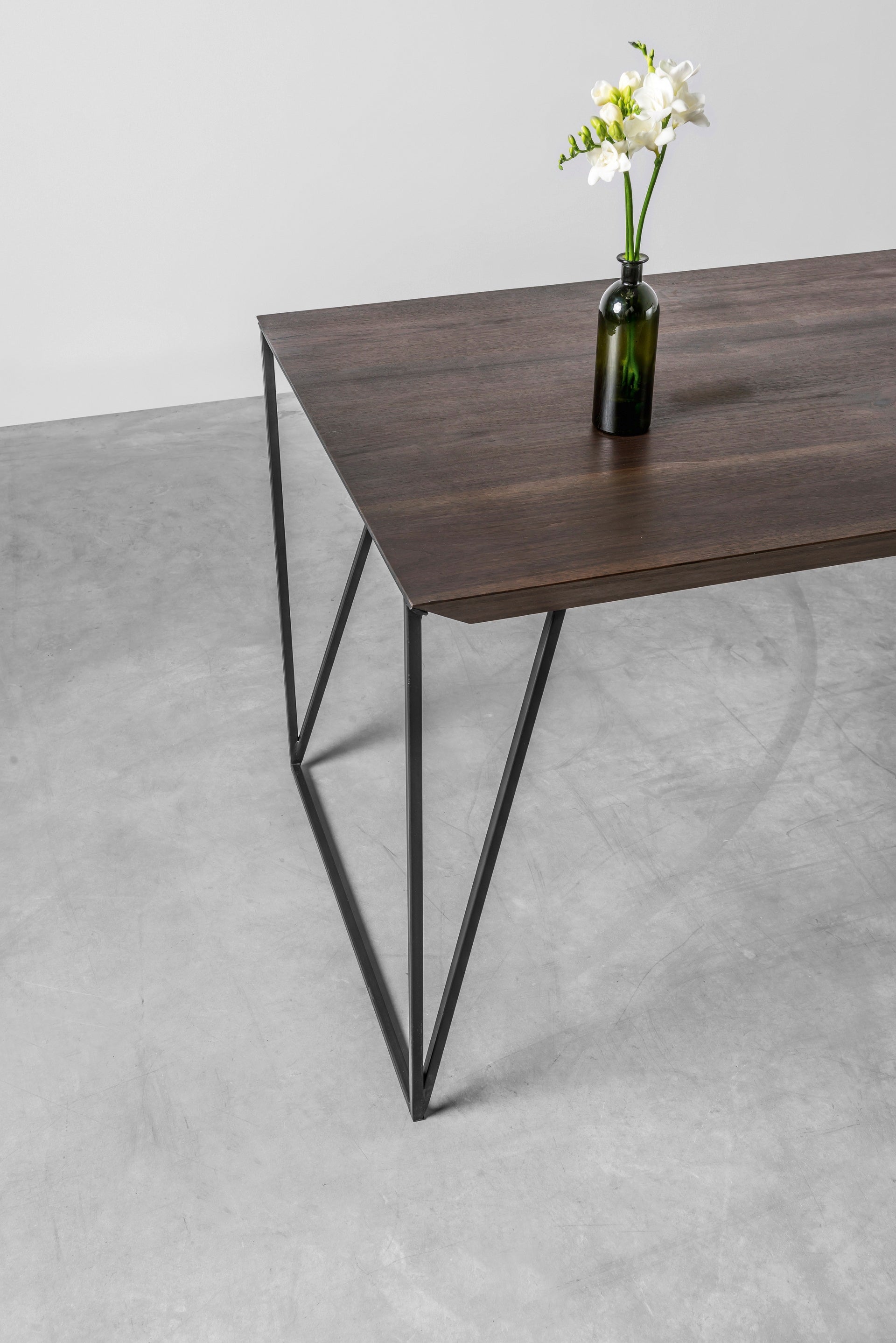 FRANCIS Table with Walnut Top and Black Steel Base