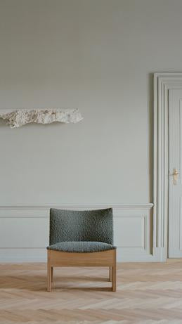 Tenon gepolsterte Sessel mit einer Eichenbasis