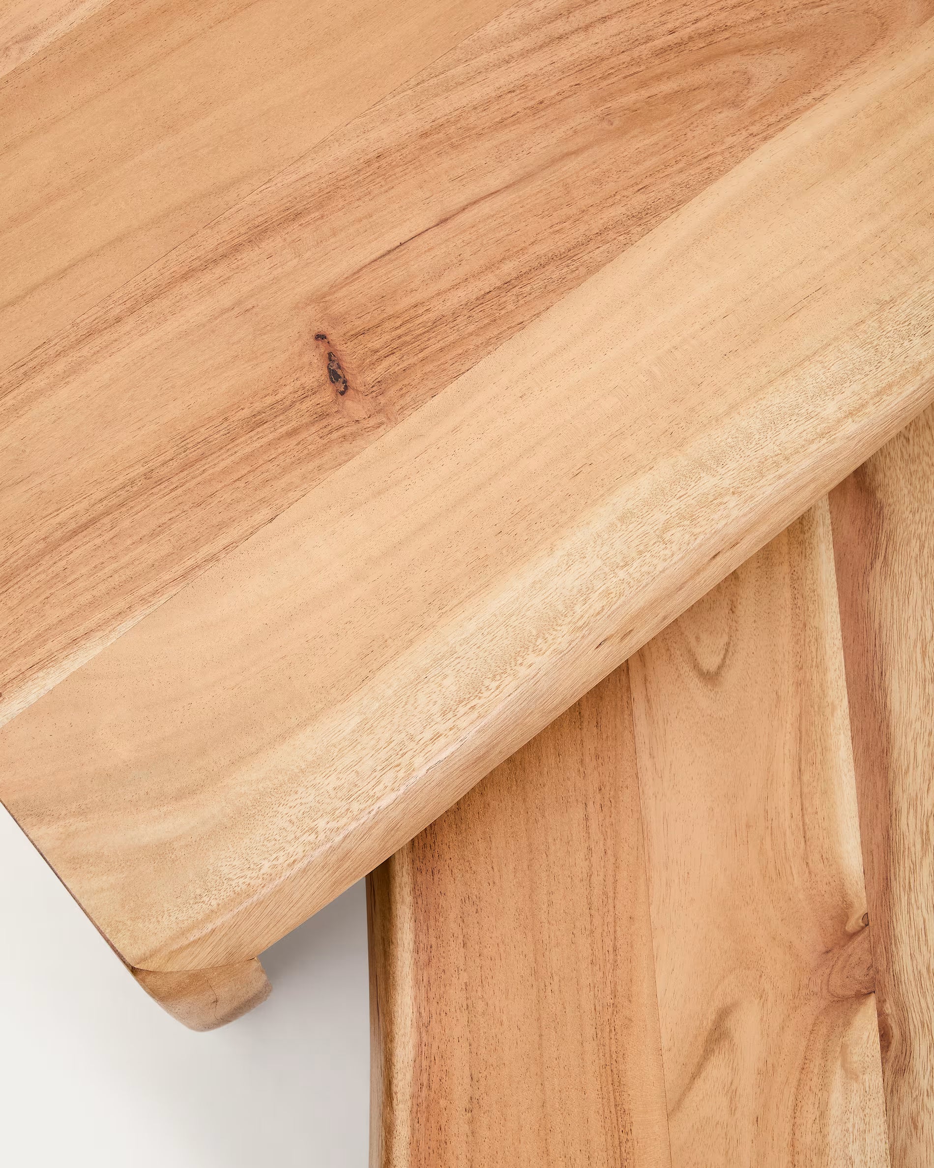 Set von Tischen LOMIRI aus massivem Akazienholz