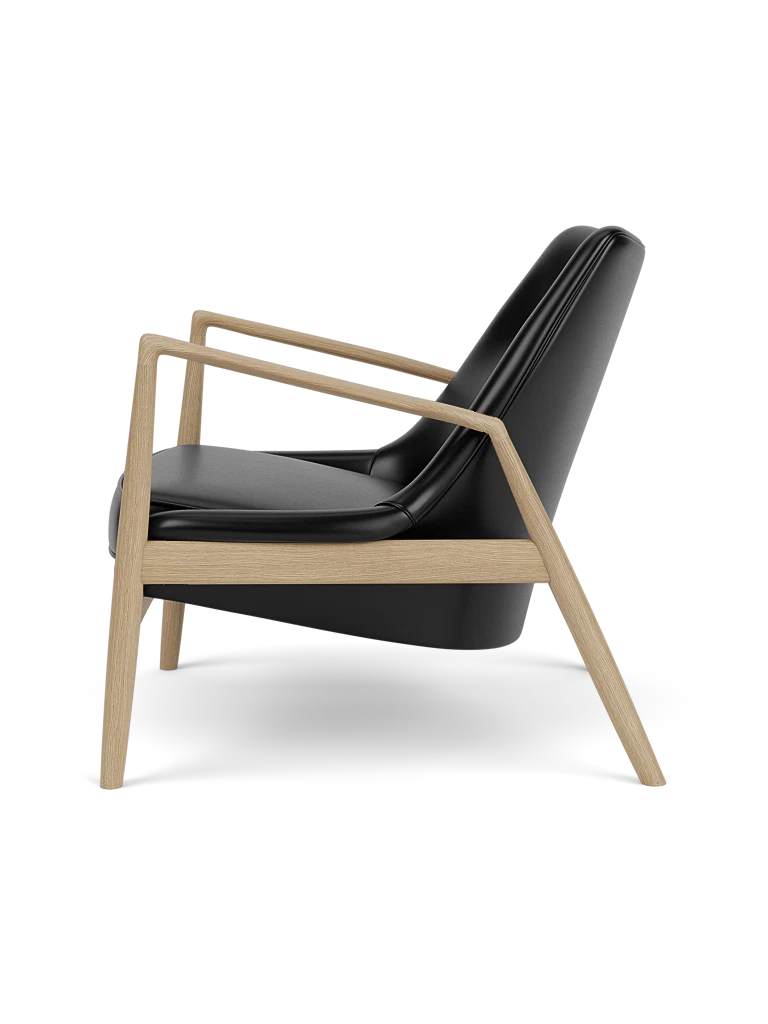 THE SEAL armchair black leather with oak base