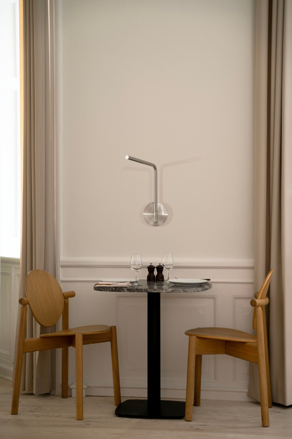 Lampa ścienna regulowana OMNI PIVOT srebrny ze ściemniaczem