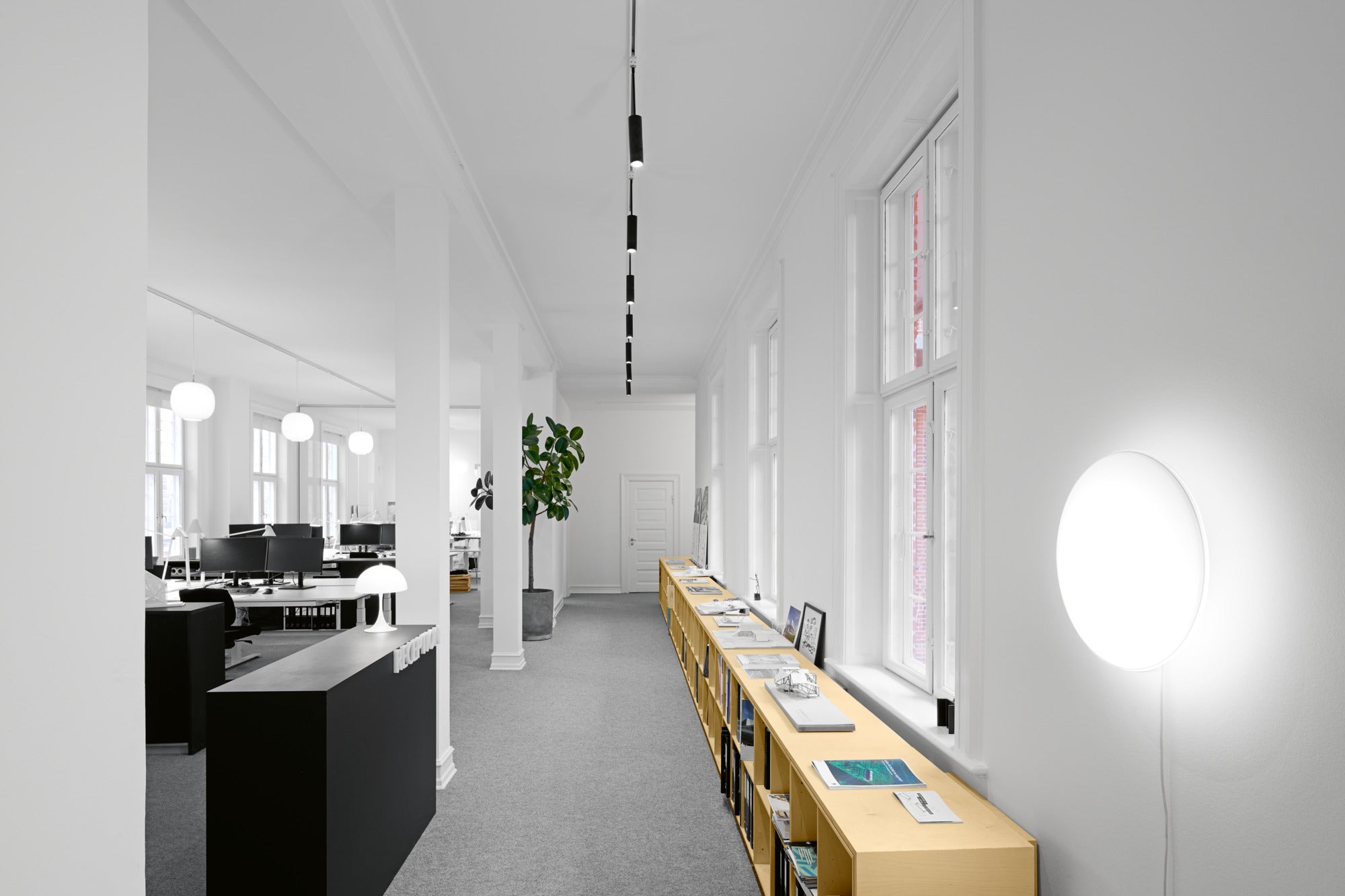 NJP desk lamp white