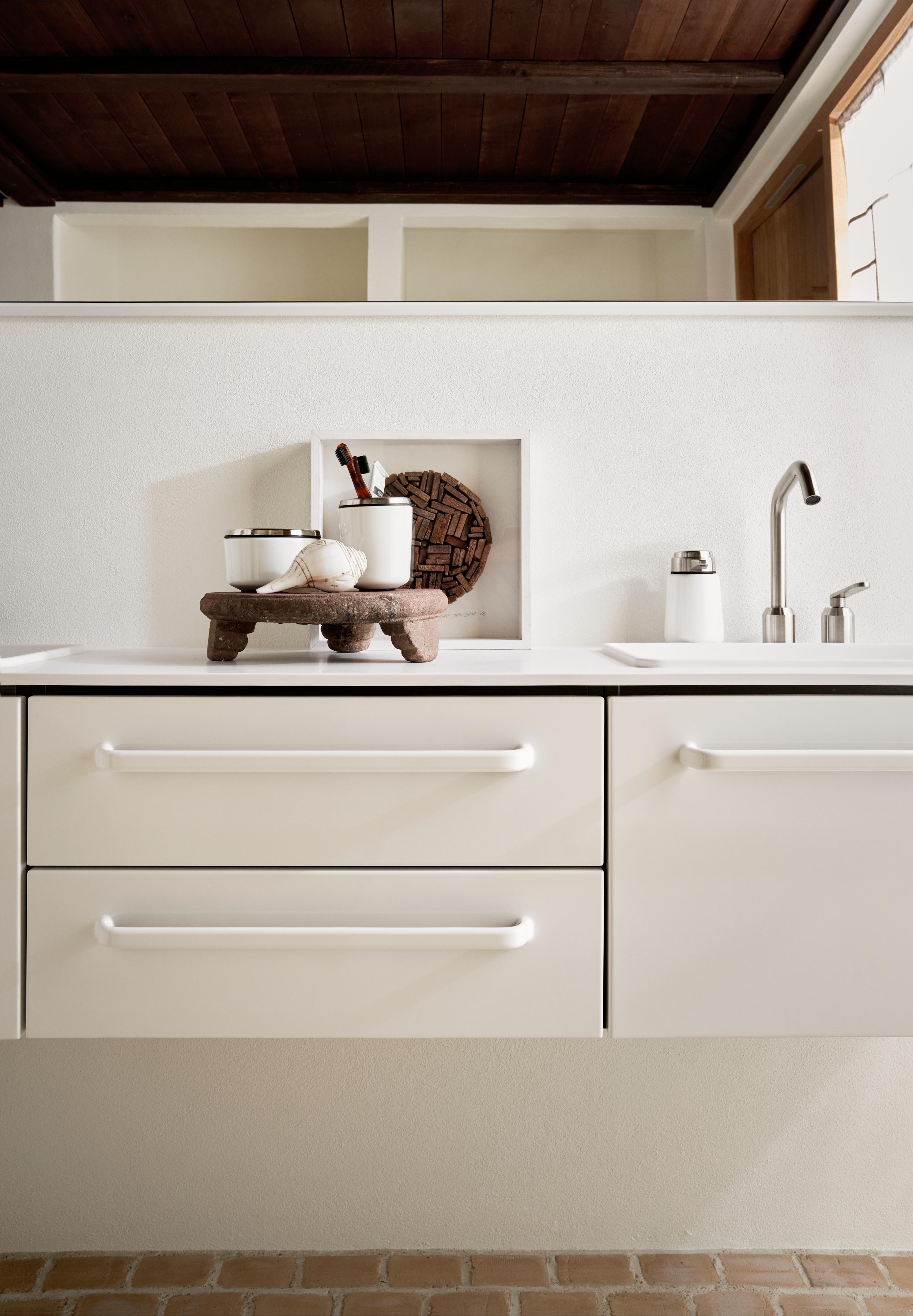 VIPP Beige Toothbrush Holder
