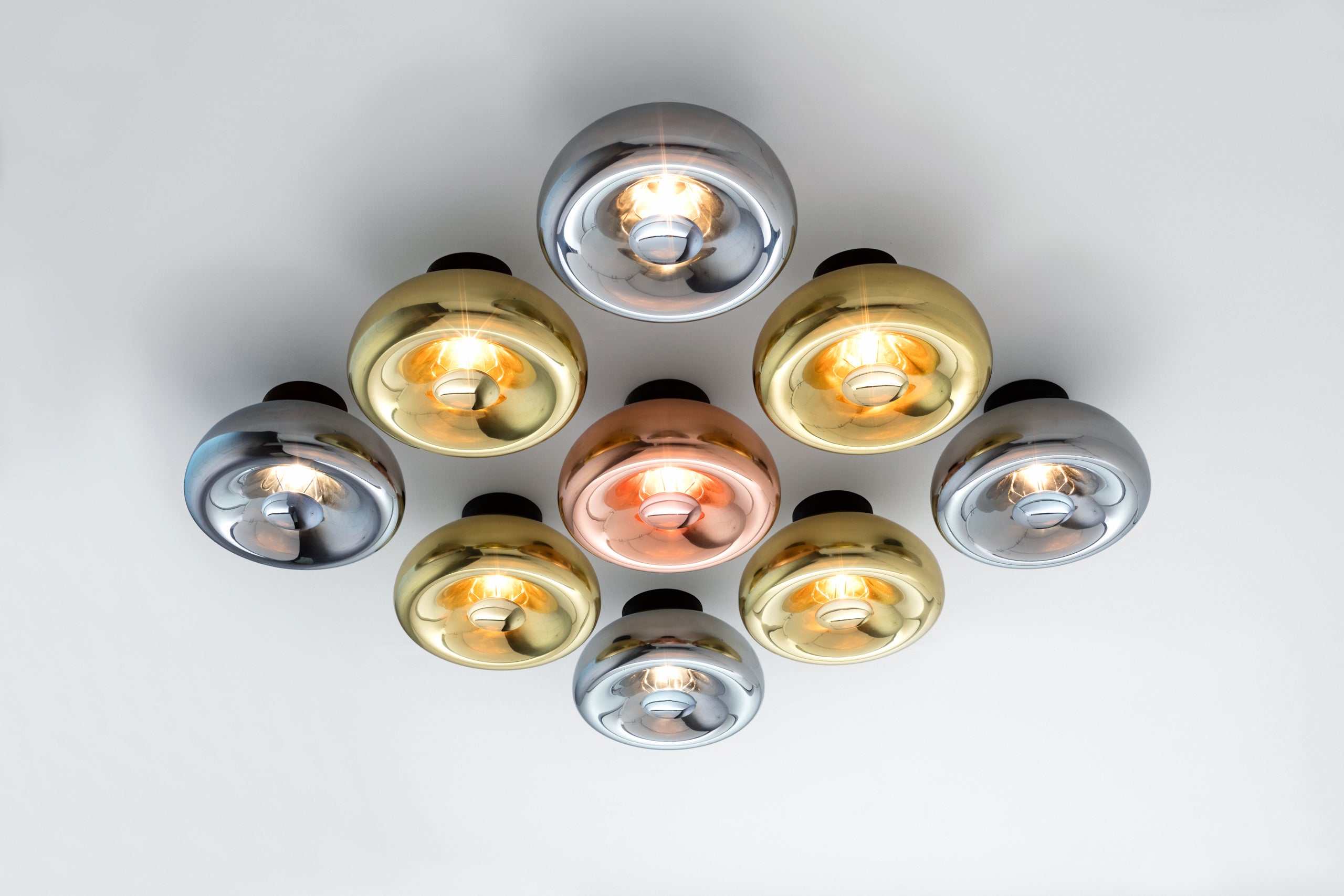 Wandlampe VOID aus Messing