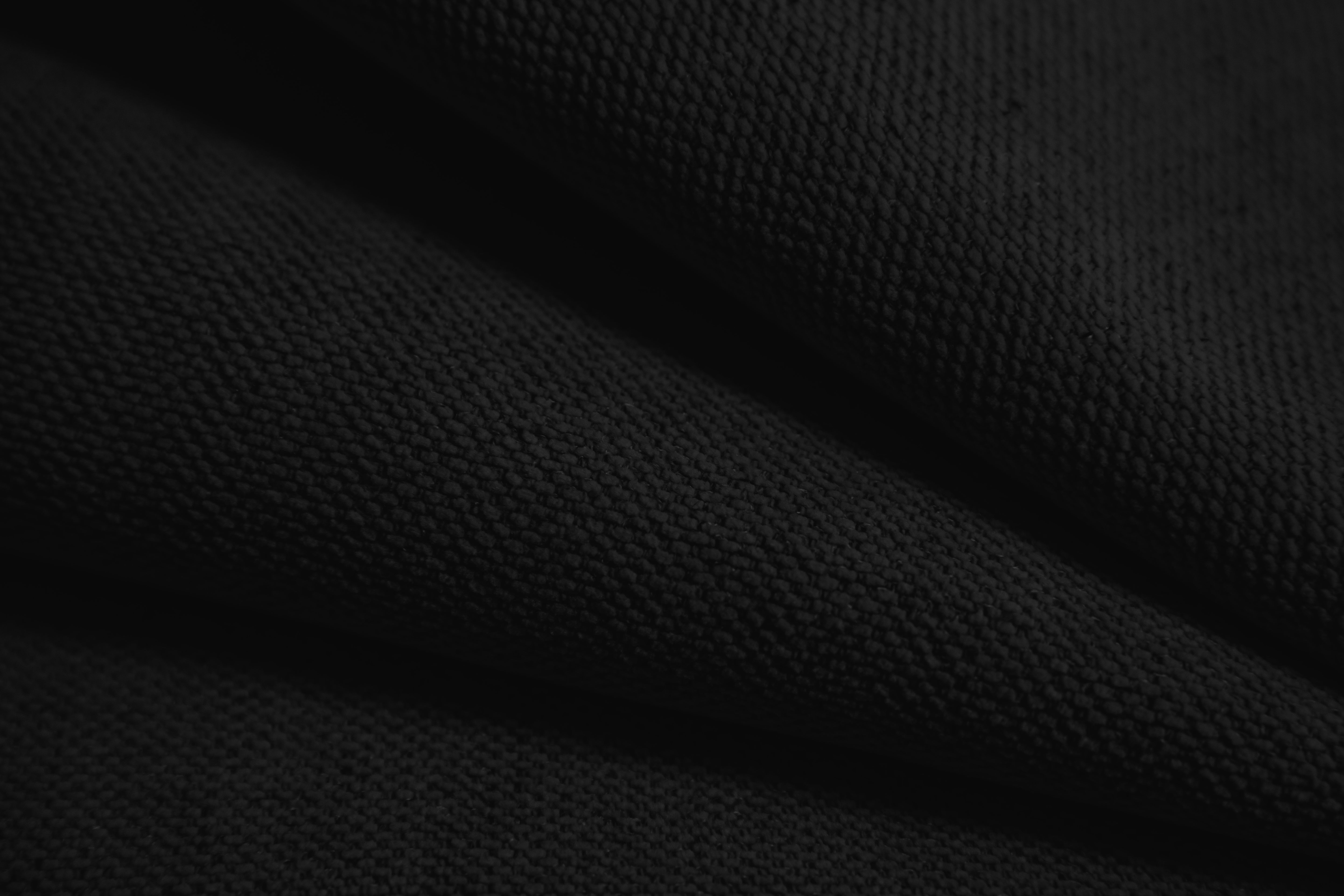 ASTRO Puff black chenille