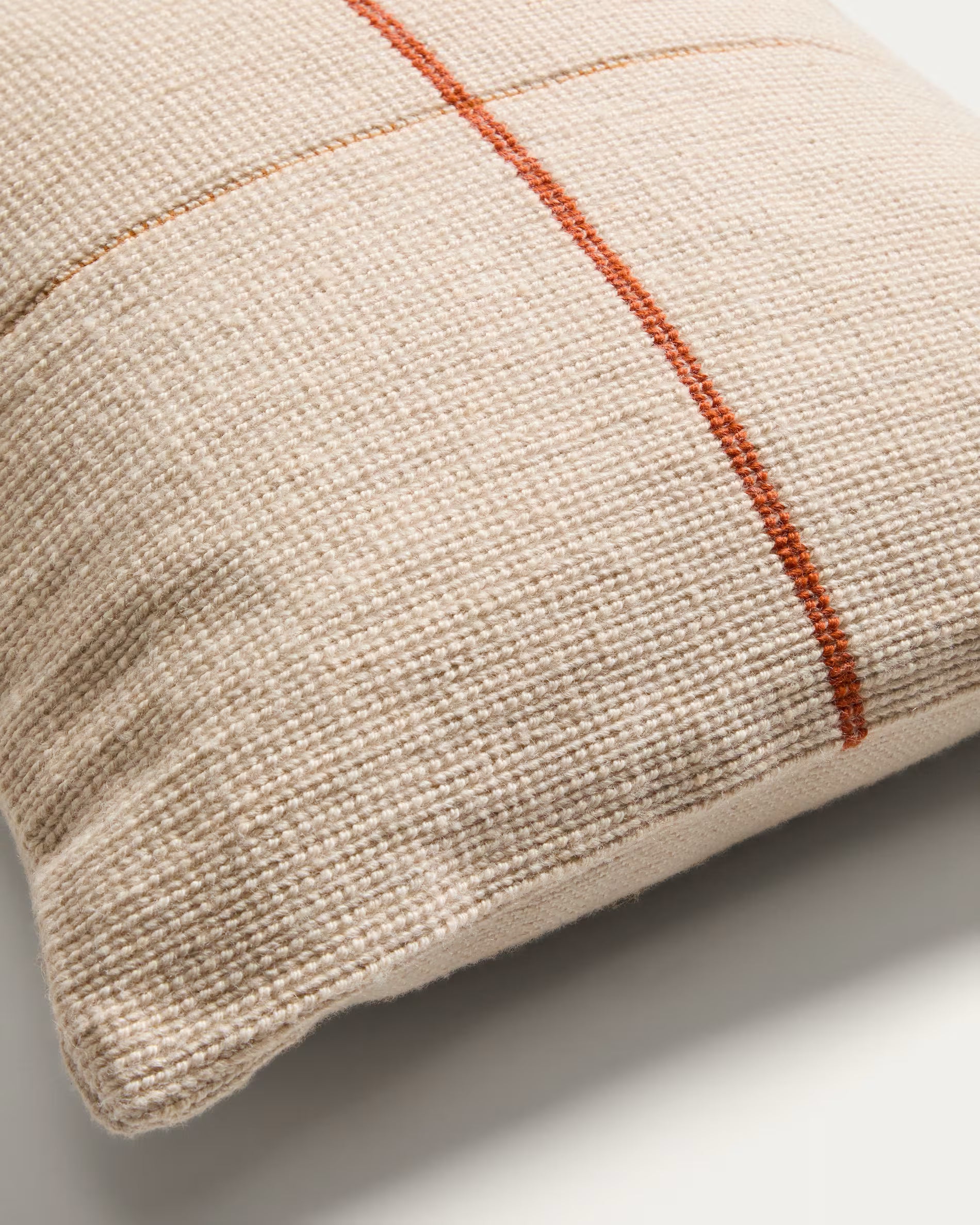 Kissenbezug ATIMA beige mit orangefarbenen Akzenten